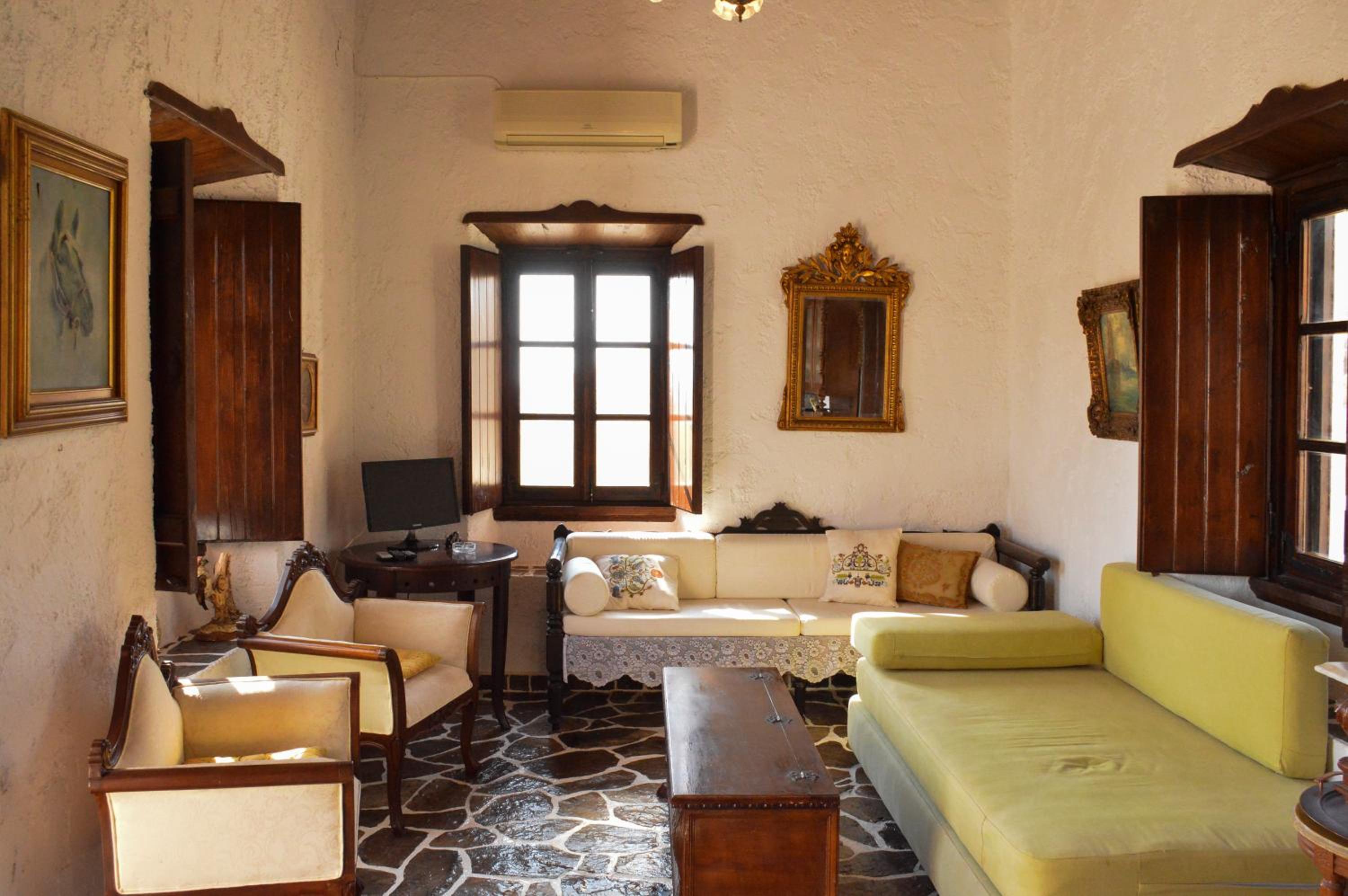 Filakopi Private Pool Retreat for 6