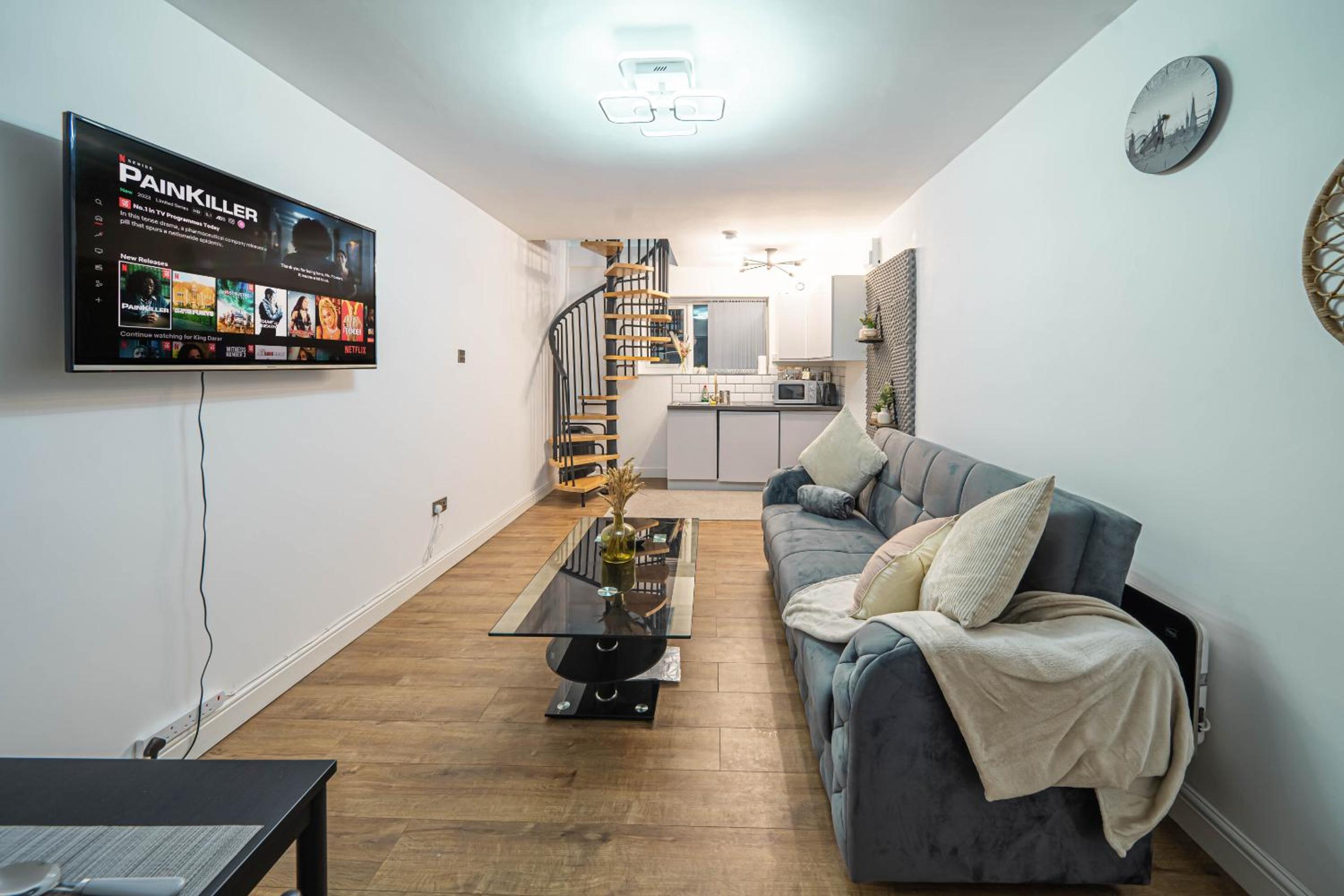 Huddersfield Vacations - Bv Homely Aparthotel Almondbury Huddersfield - Property Image 9