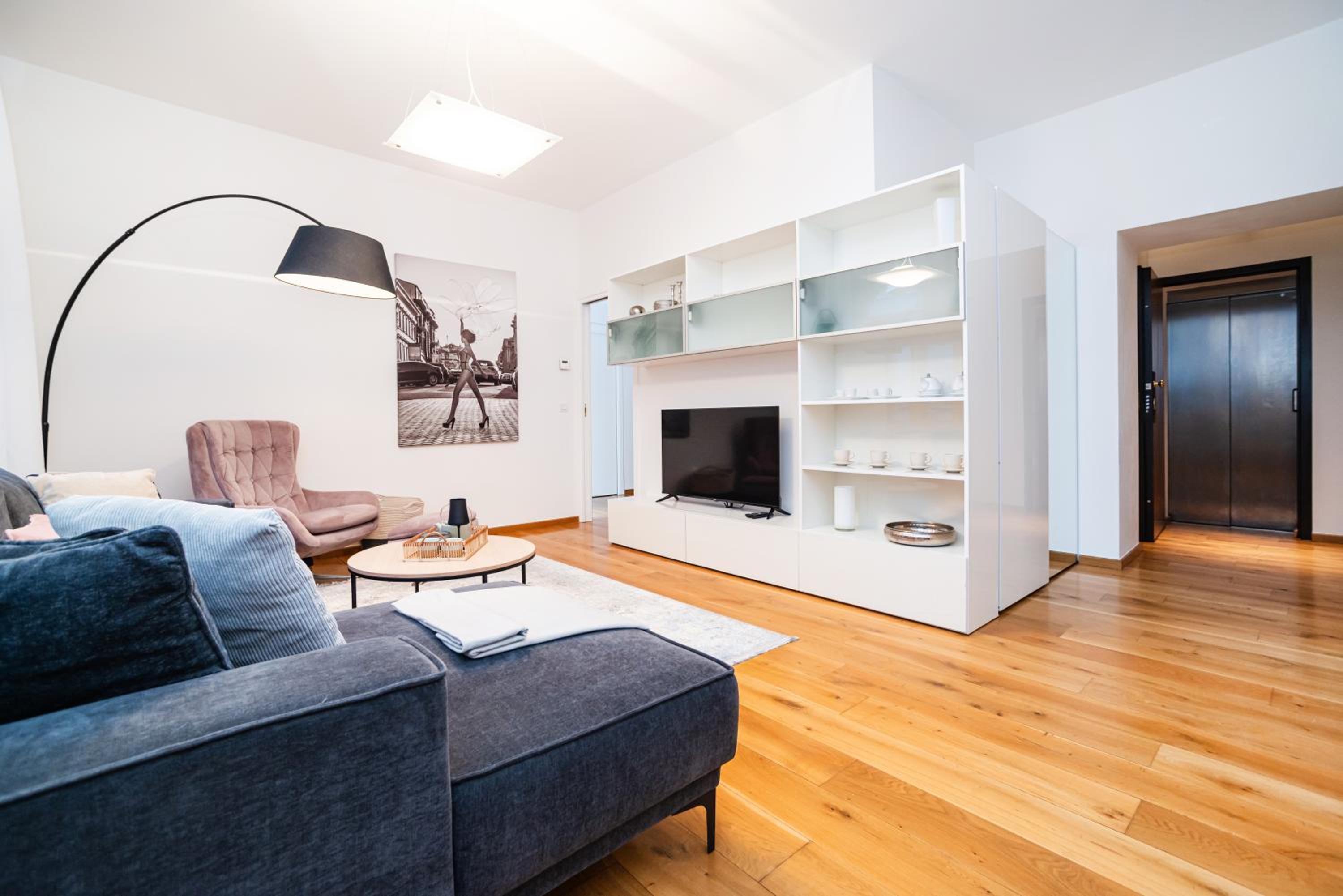 Large and stylish apartment in Prague