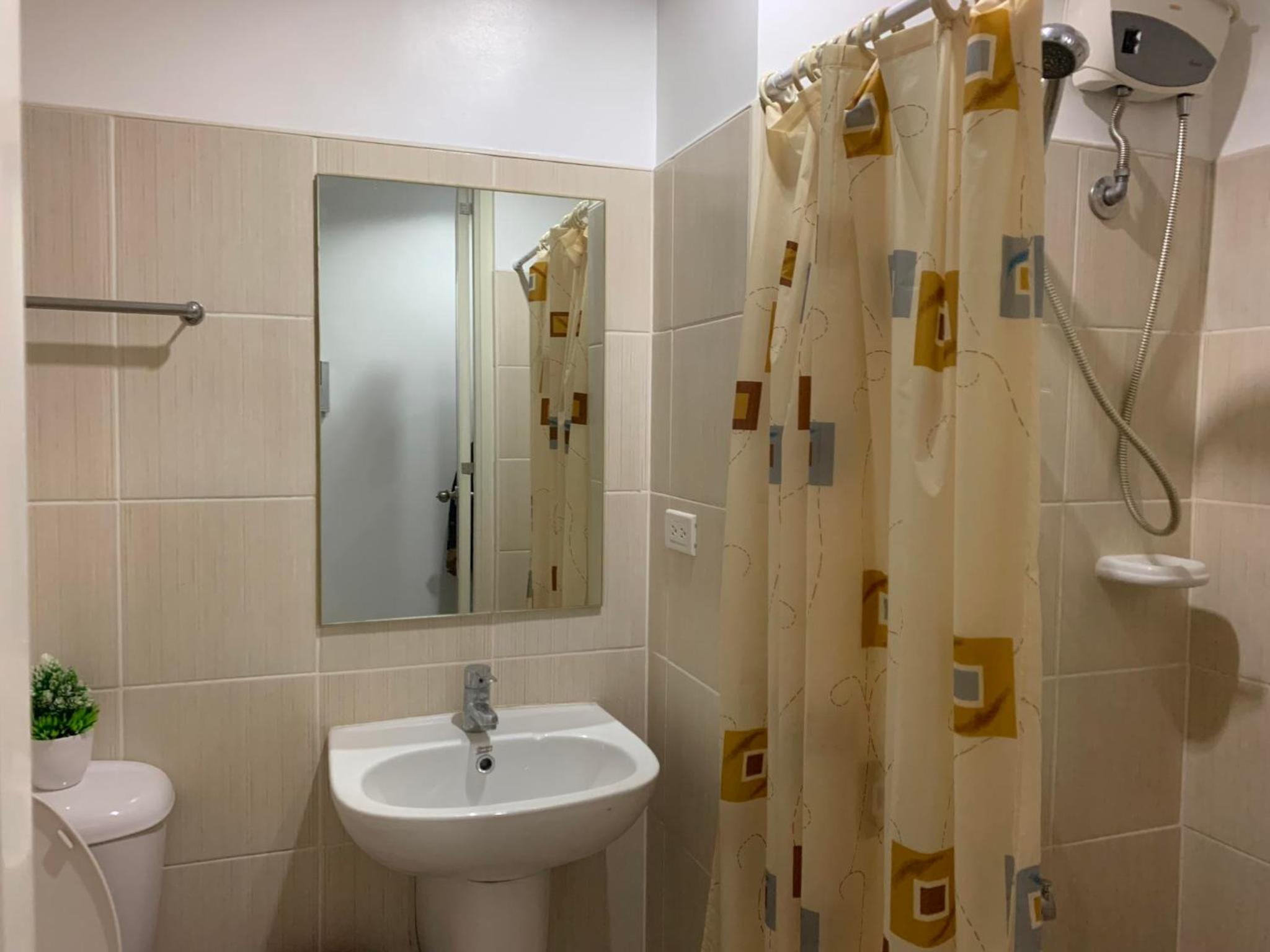Grand Riviera Suites2 @ US embassy/freepool/Wi-Fi view 5