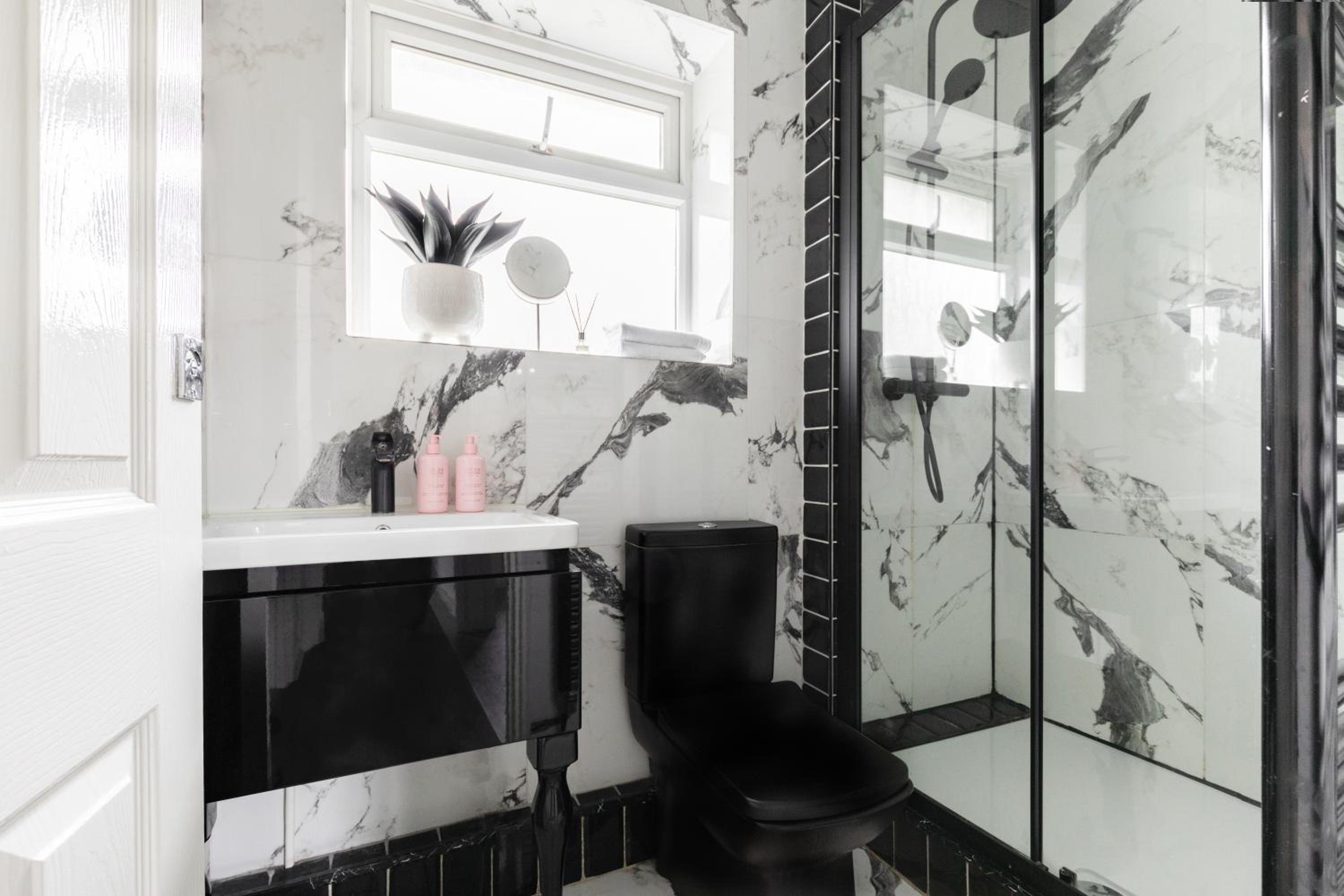 Stylish & Spacious 3bed in Putney
