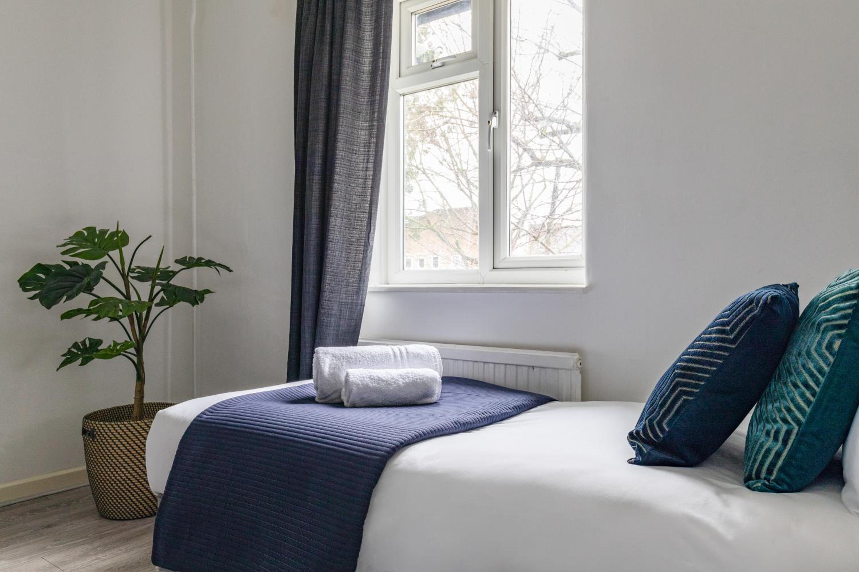 Stylish & Spacious 3bed in Putney