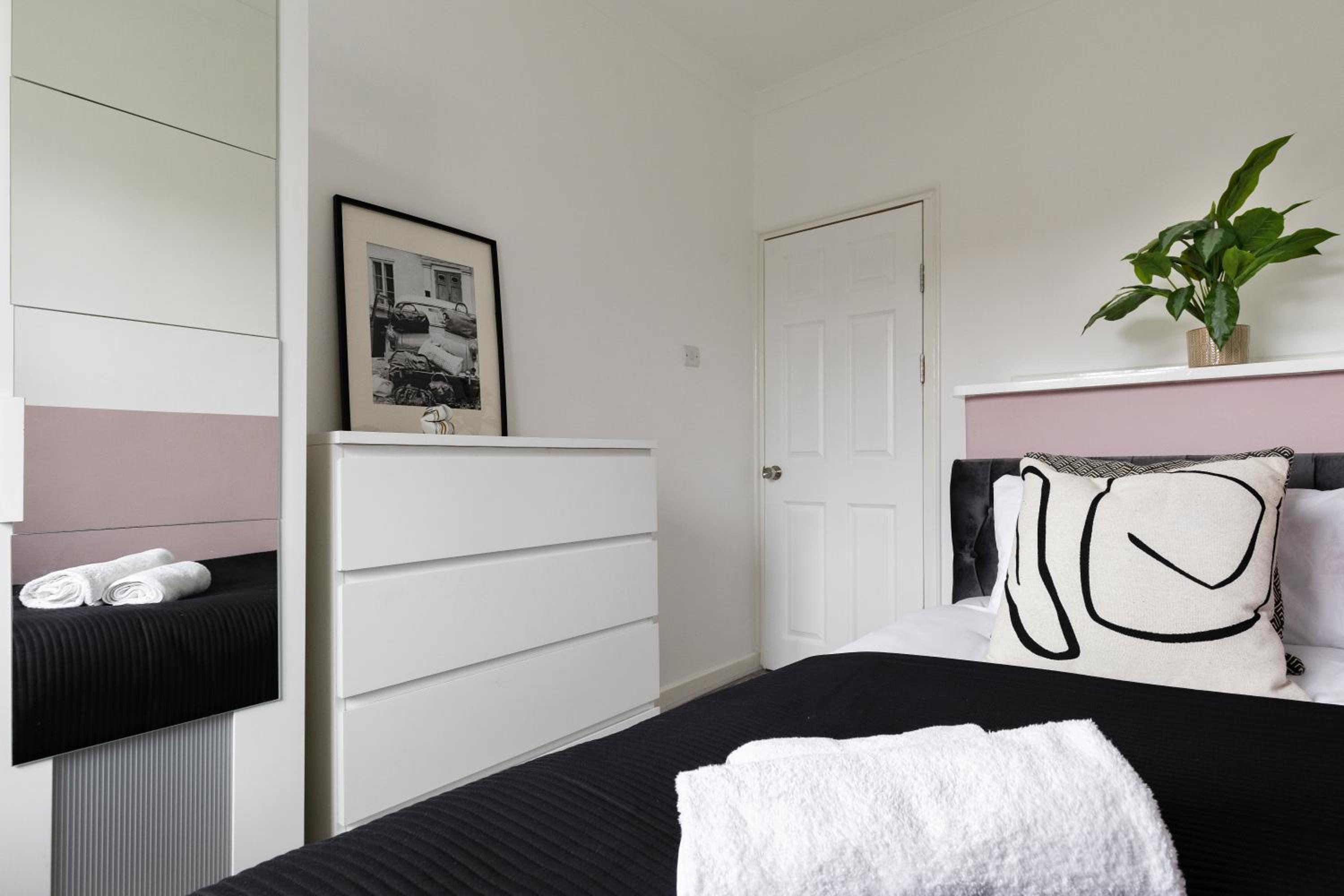 Stylish & Spacious 3bed in Putney