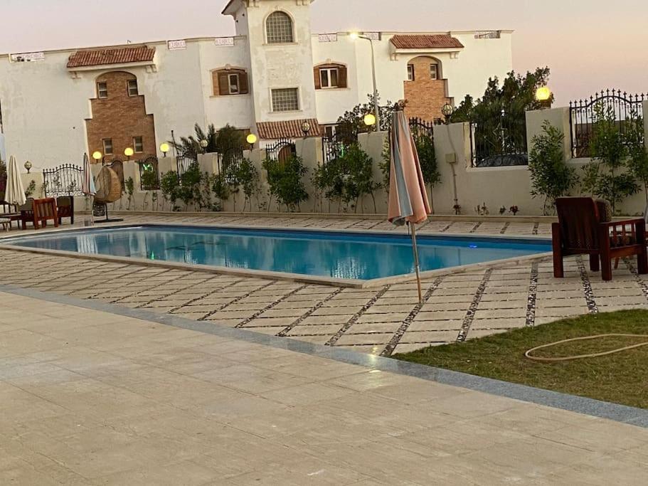 Pool view spacious apartment