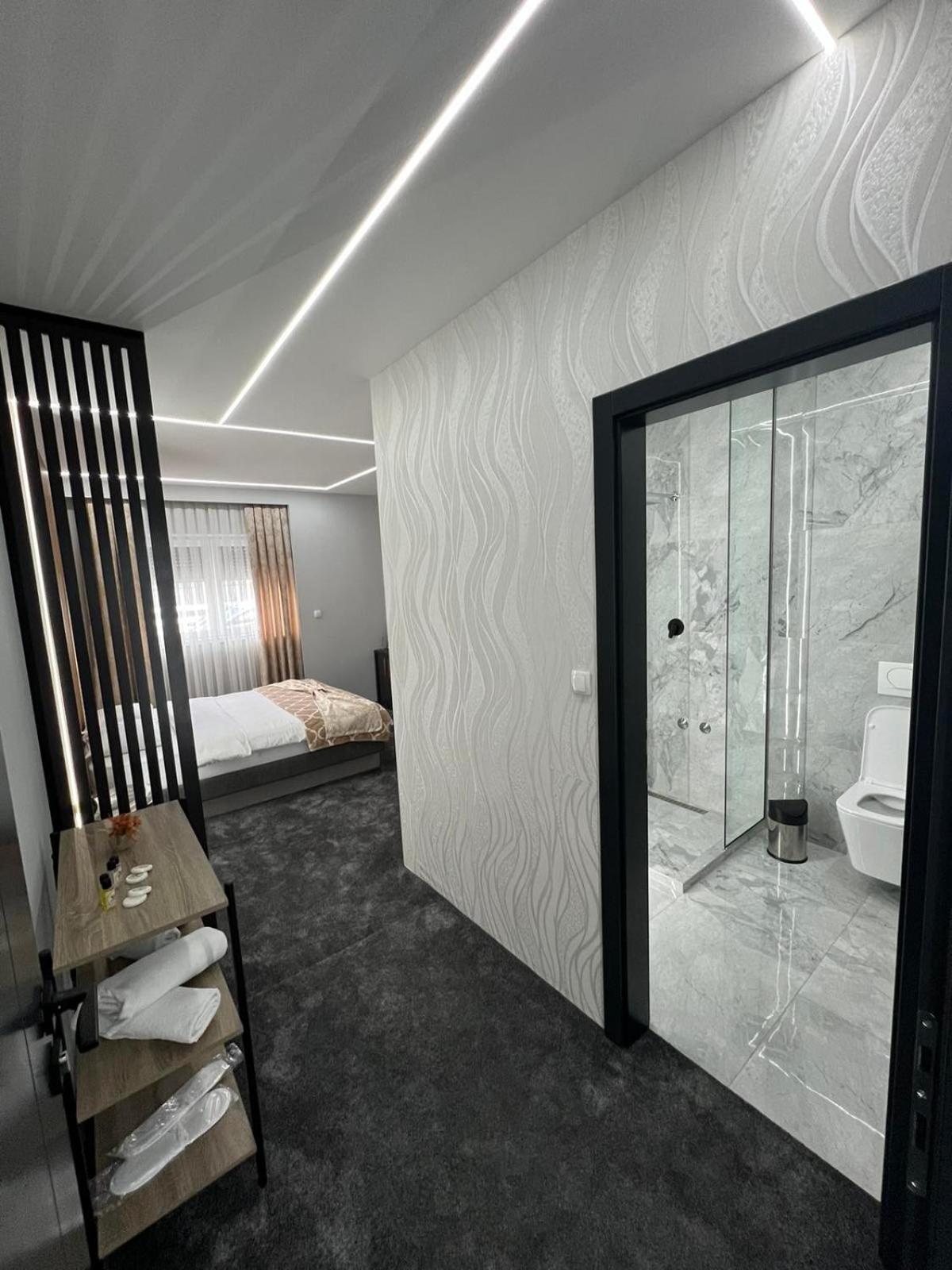 Luxury Room 's