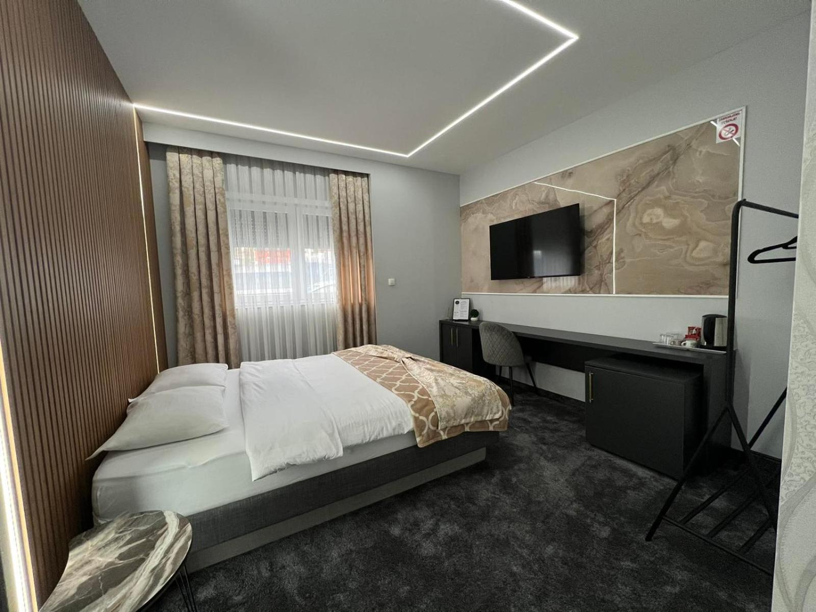 Luxury Room 's
