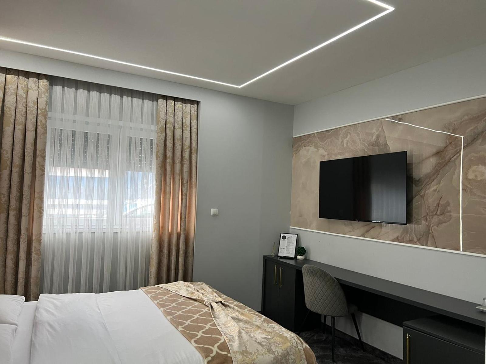 Luxury Room 's