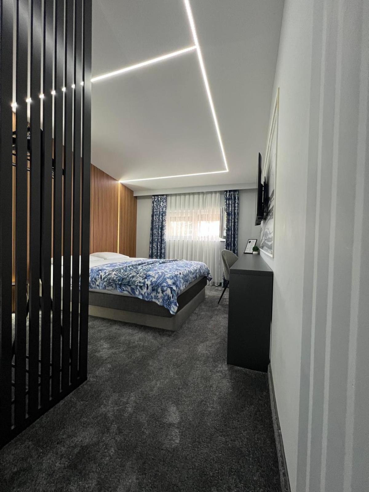 Luxury Room 's
