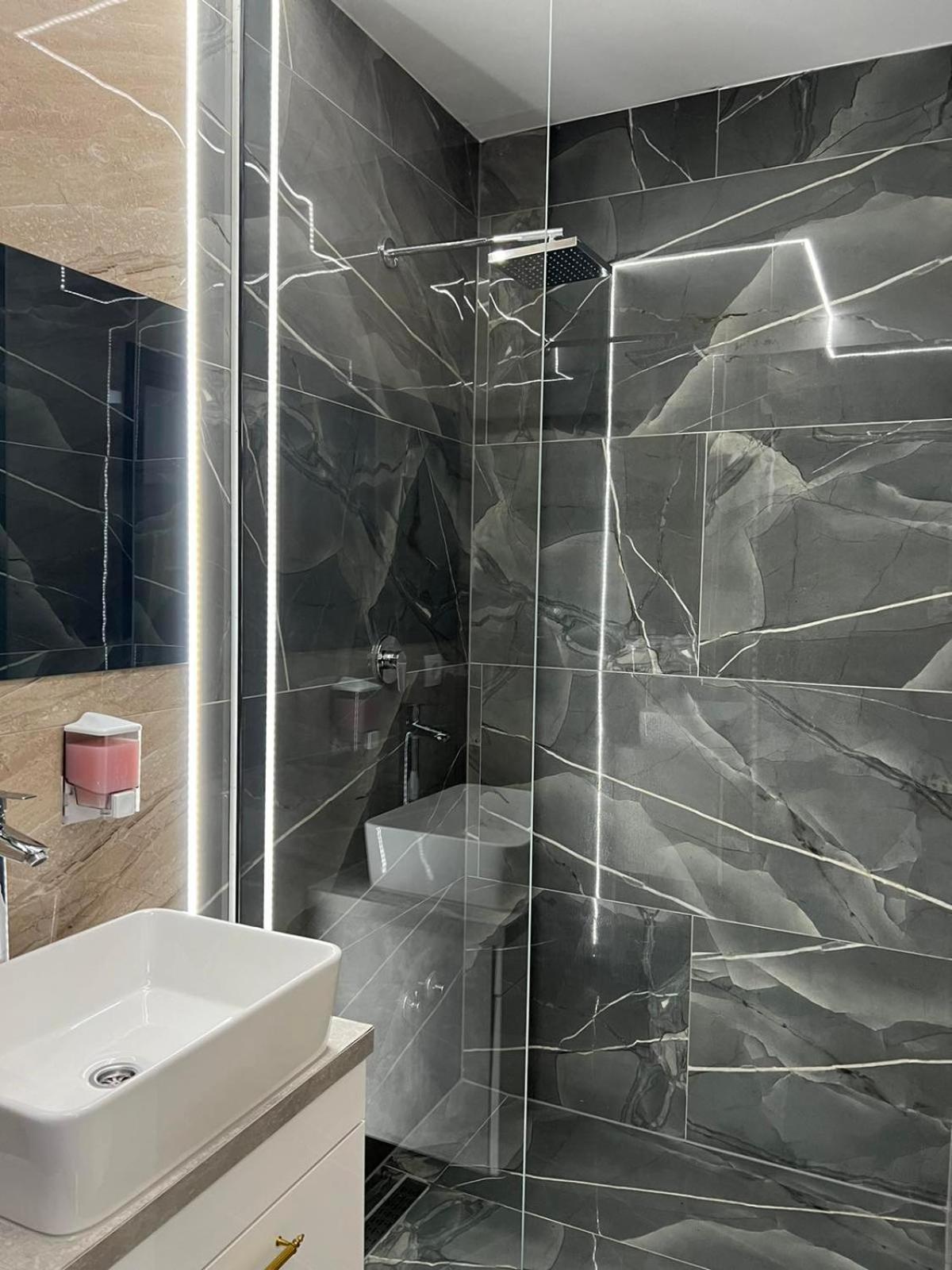 Luxury Room 's