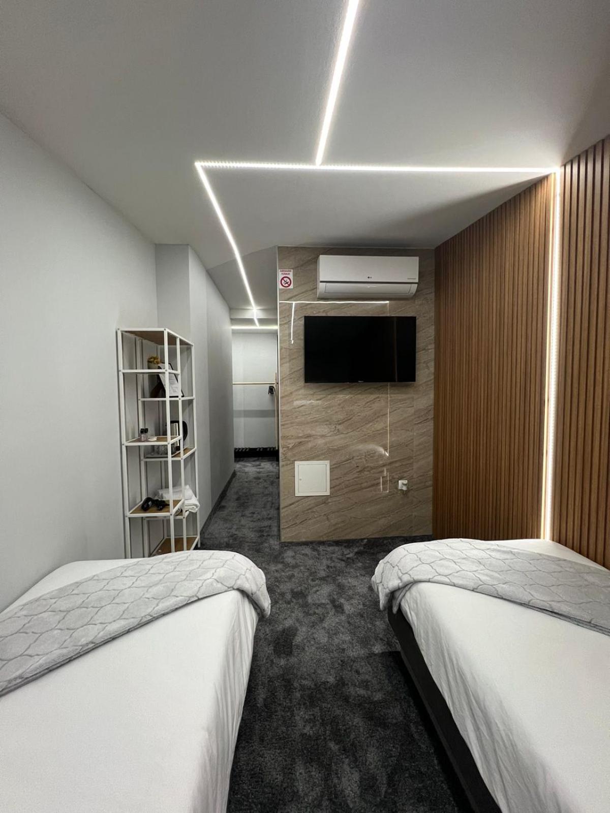 Luxury Room 's