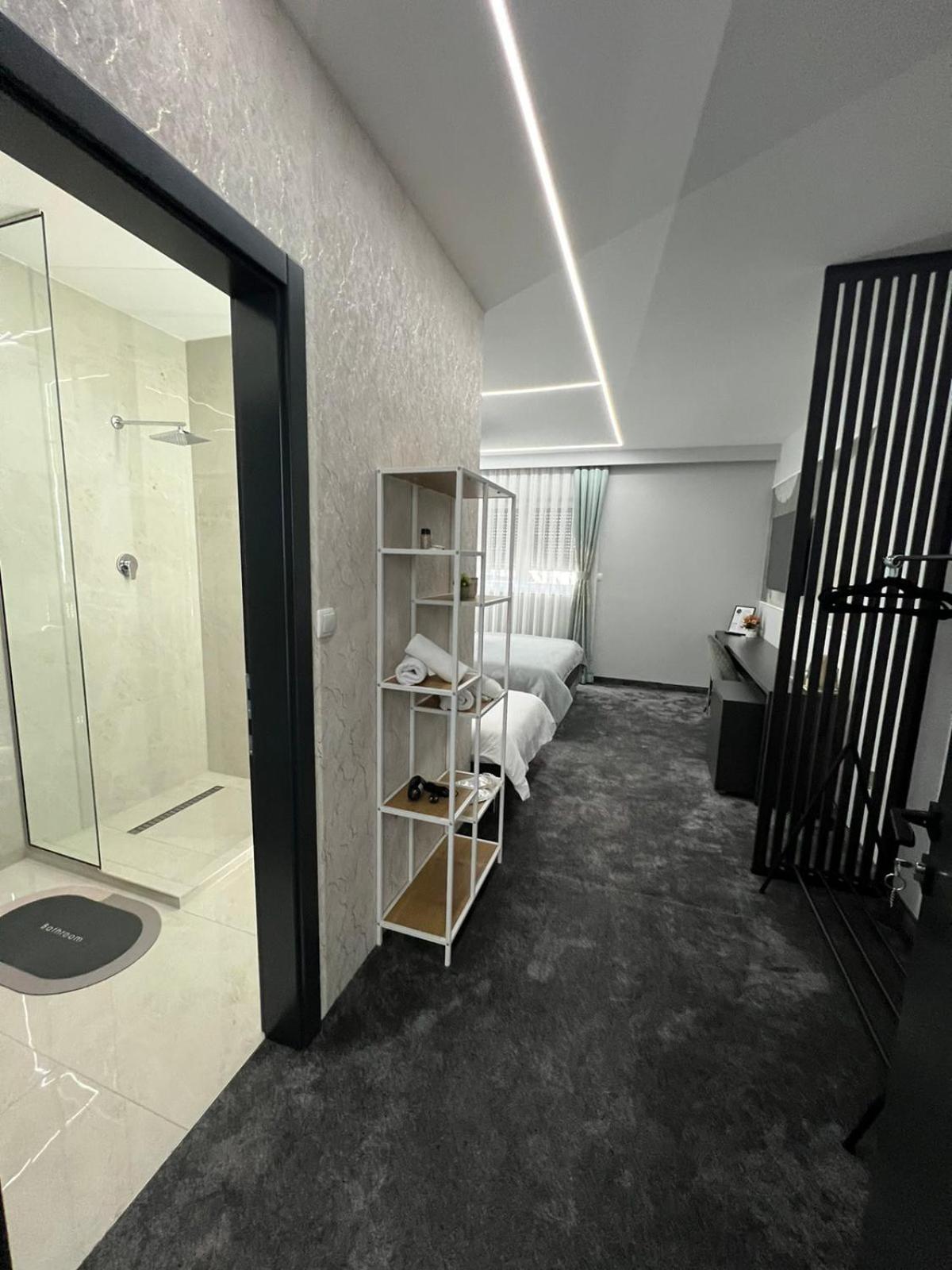Luxury Room 's