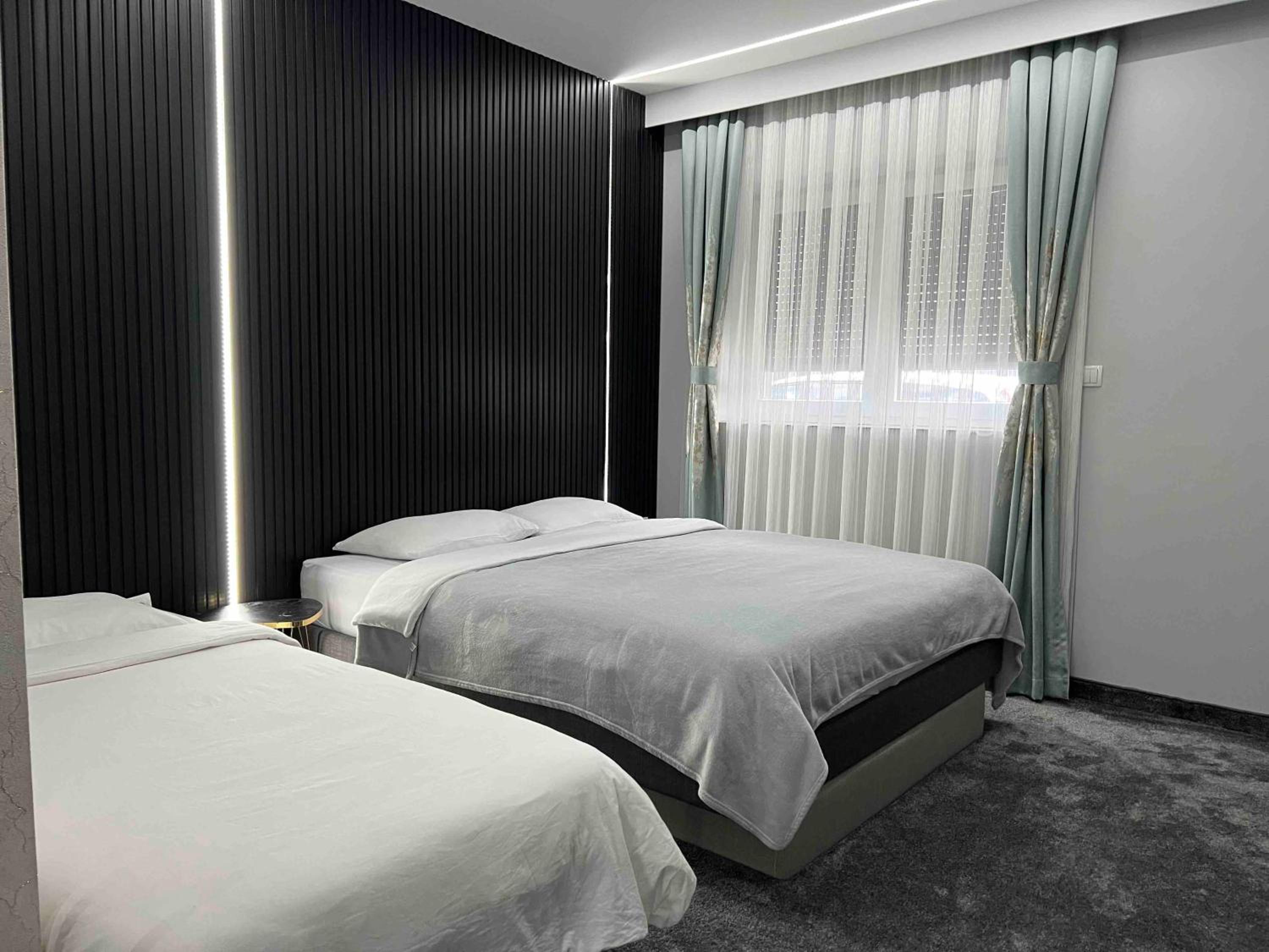 Luxury Room 's