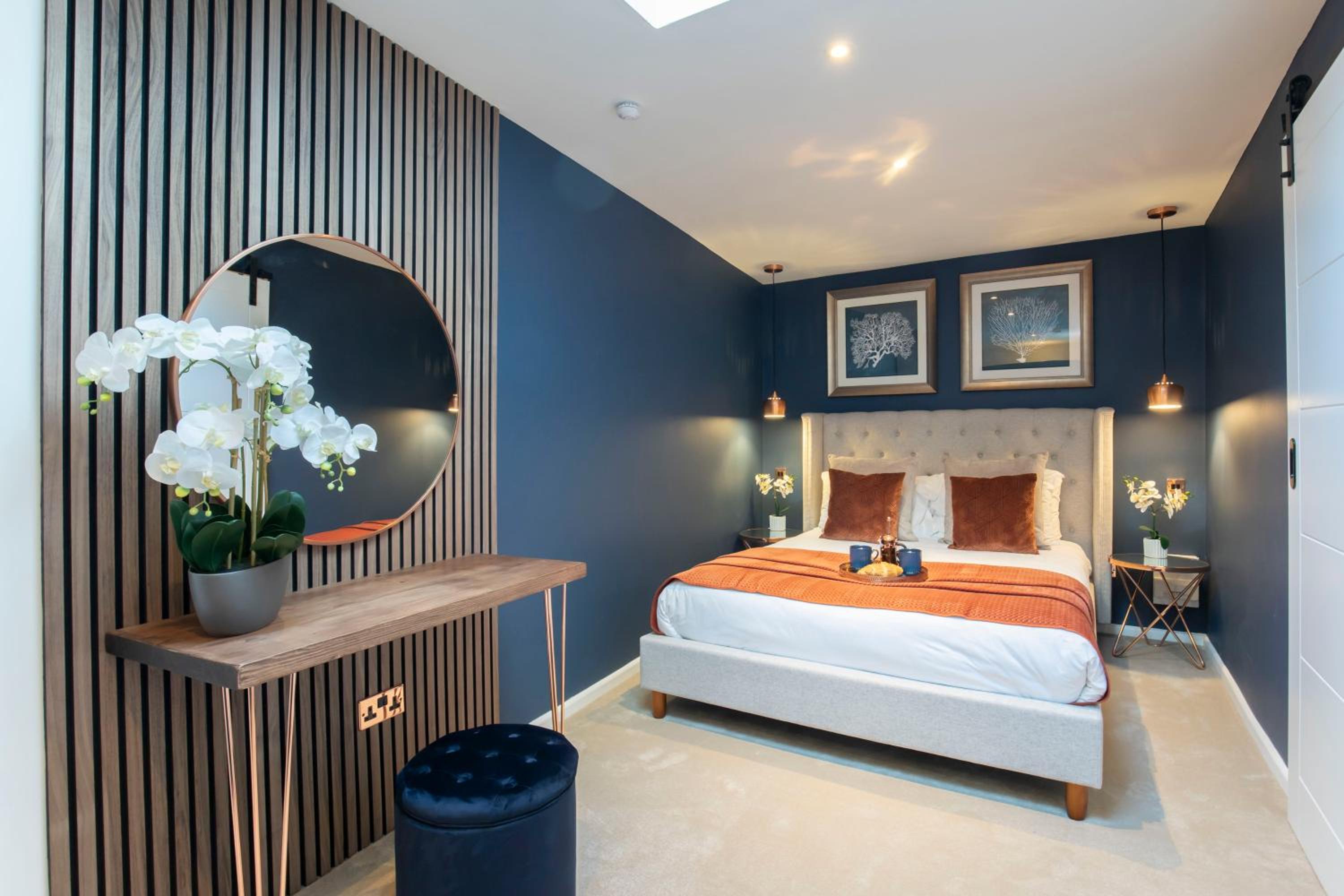 Luxurious 1 Bed Detached Home with Gated Parking view 2
