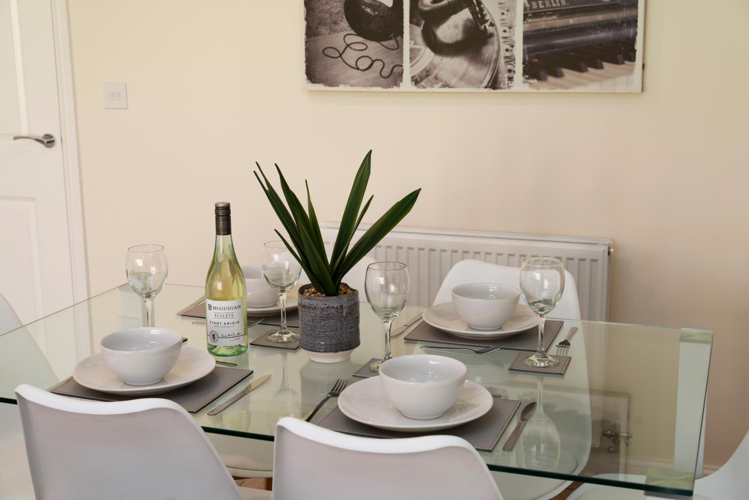 Spacious New Build - Free Parking & TV in each Bedroom view 2