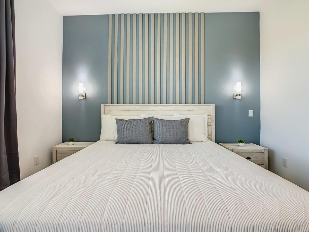 Comforting 2BR with Waterpark & Game Room view 2
