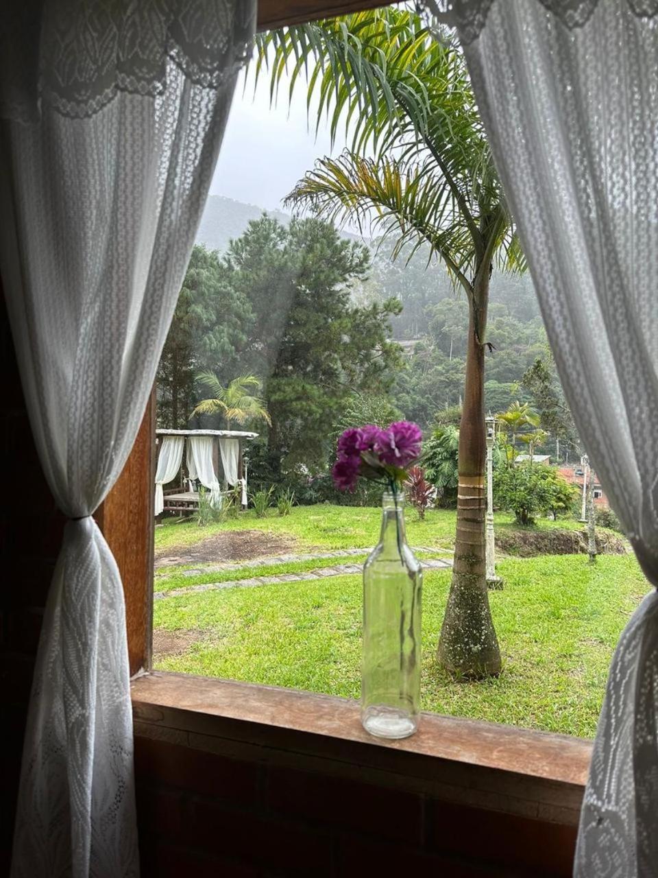 Casa Chalé Caminho do Vale