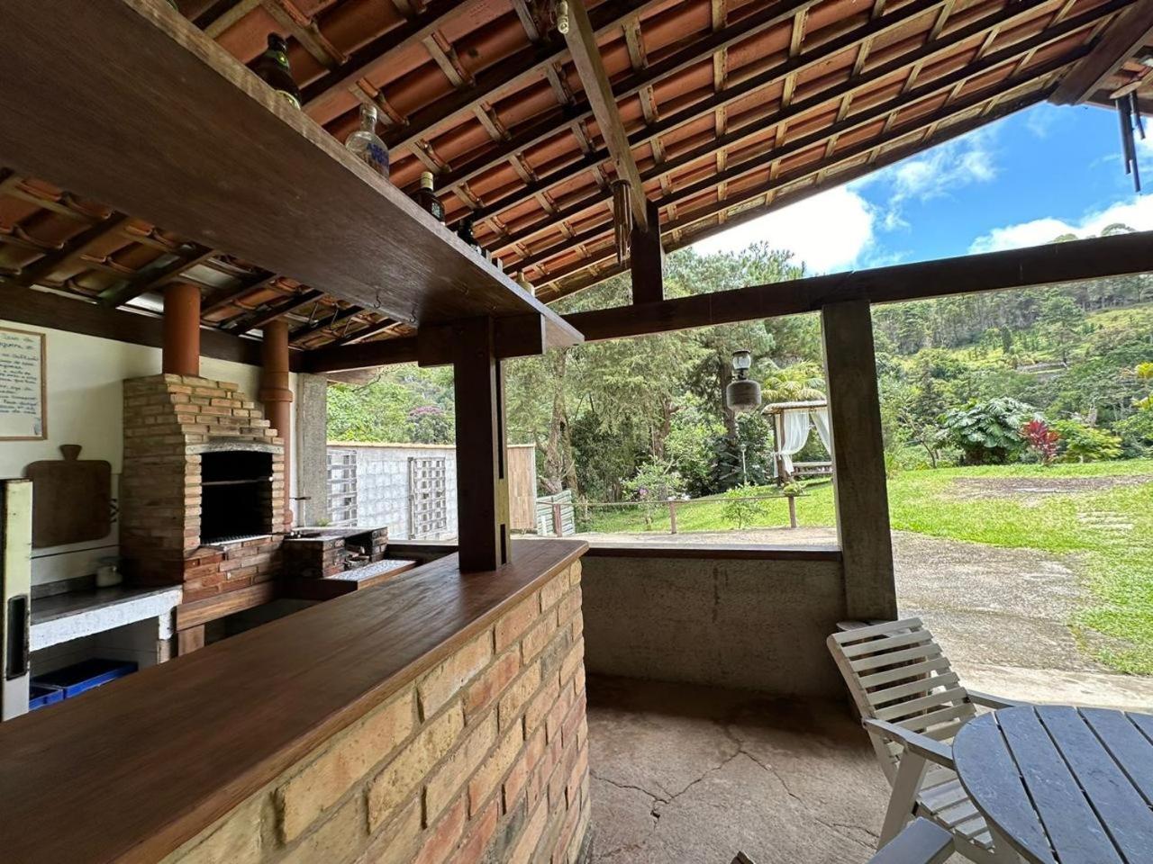 Casa Chalé Caminho do Vale