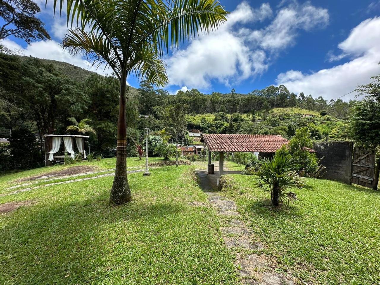 Casa Chalé Caminho do Vale