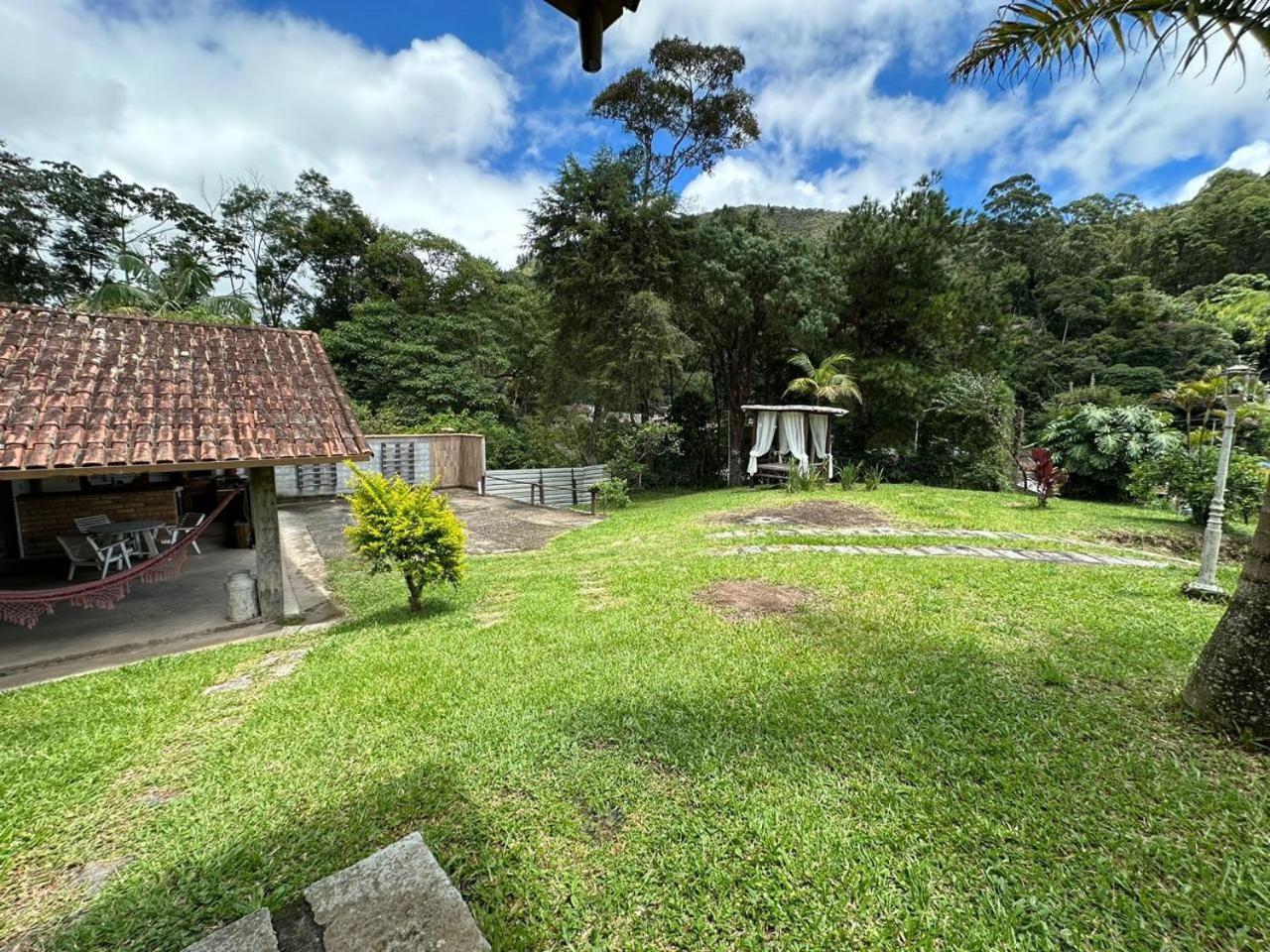 Casa Chalé Caminho do Vale