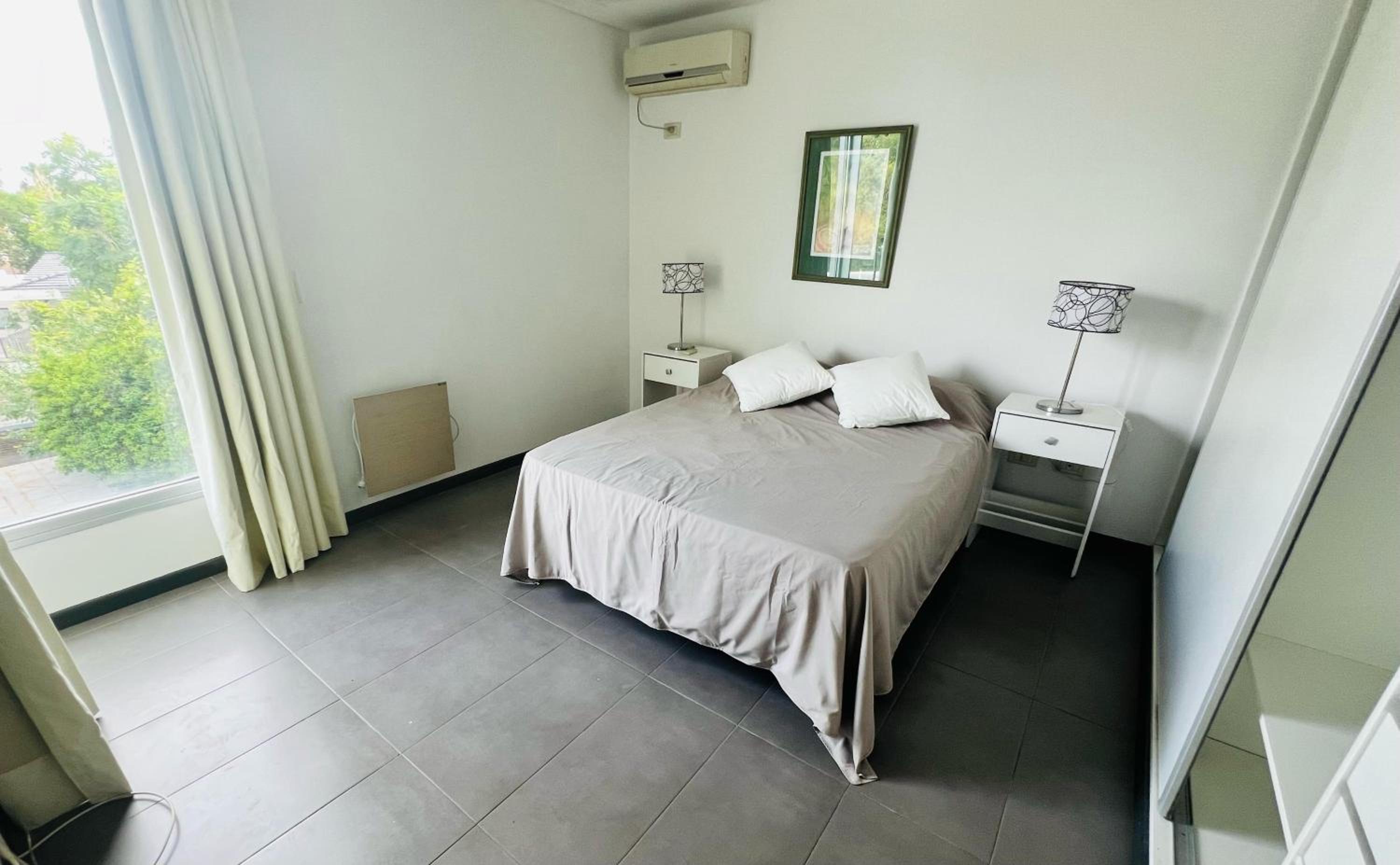 Excelente depto zona residencial- con cochera