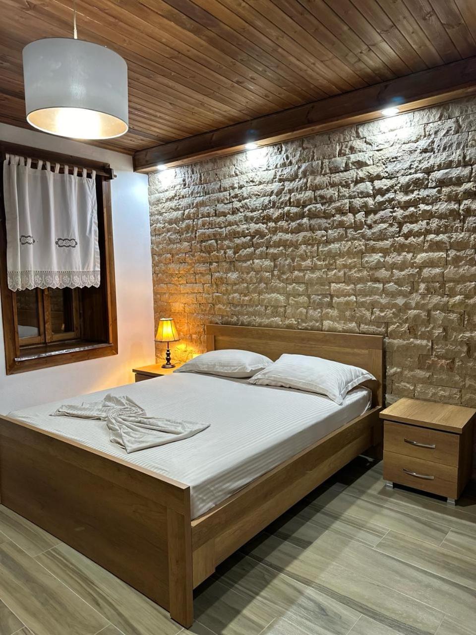 Eni entire guesthouse parking on site