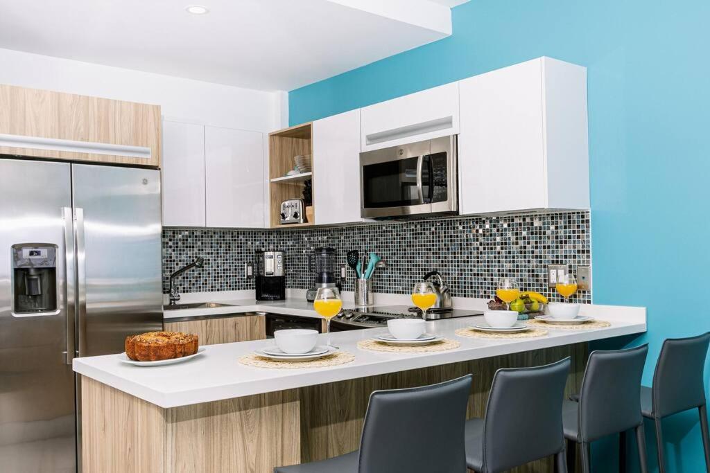 Top Floor Condo-2/2-Solitude n Aruba