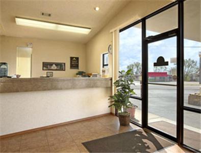 Clarksville Vacations - Sunset Inn Clarksville - Property Image 3