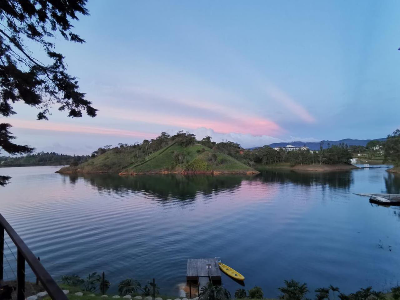 Cottage on the Lake - Cabaña privada - Guatapé - Jacuzzi