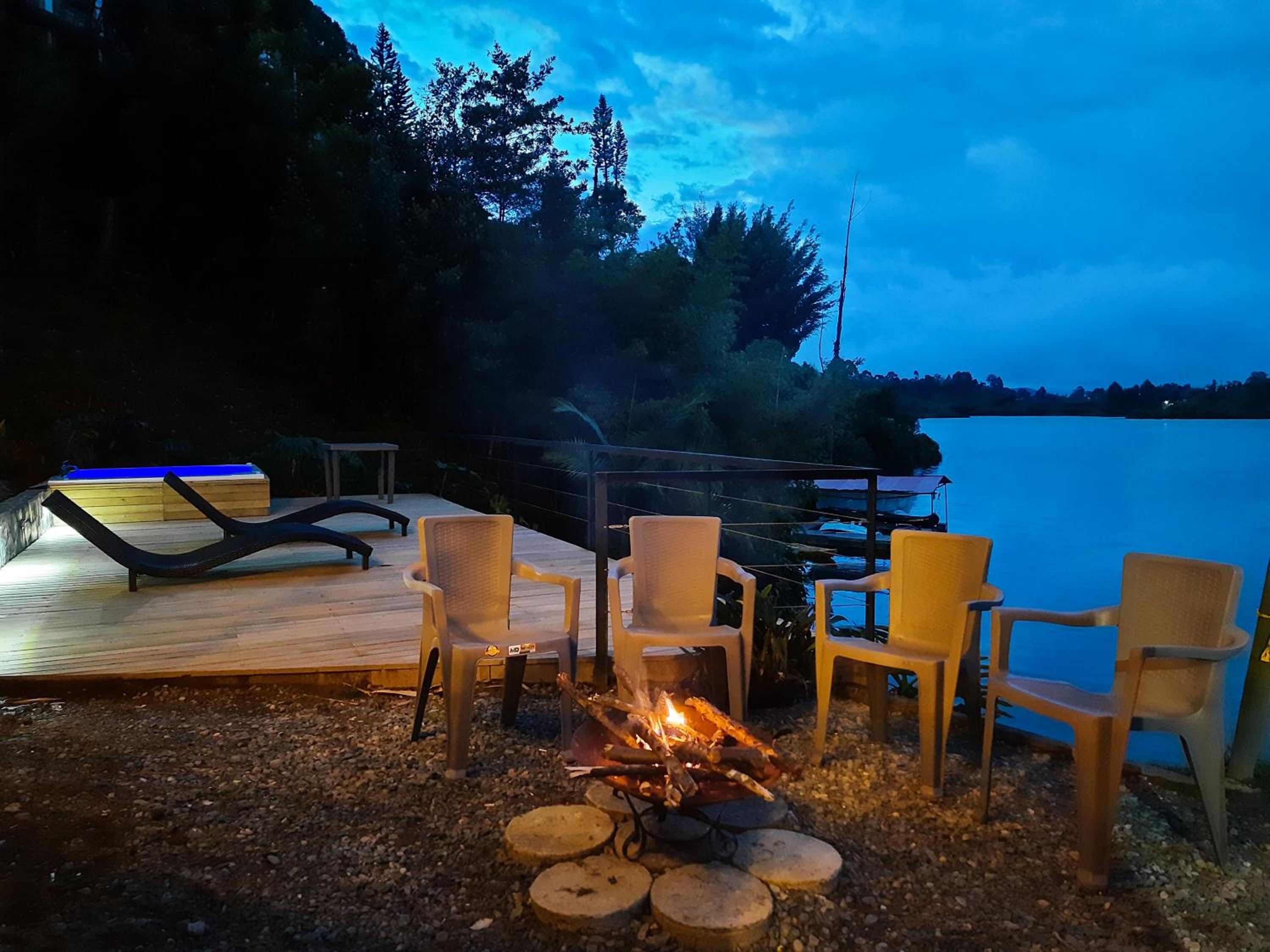 Cottage on the Lake - Cabaña privada - Guatapé - Jacuzzi