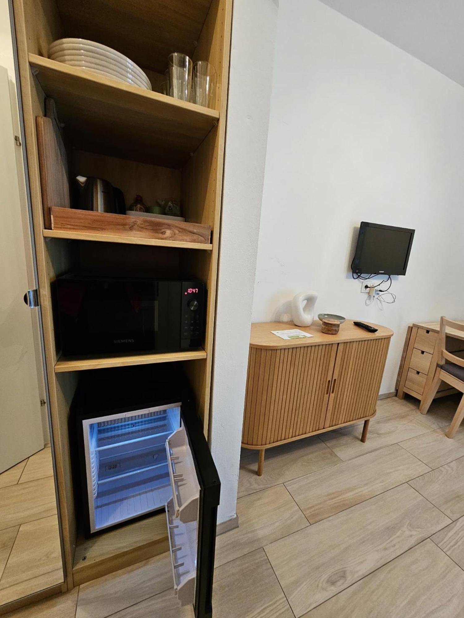 NĀVA PLACE Small & Cozy Studio in Hinterglemm - 650 m to Ski Lift, Wifi