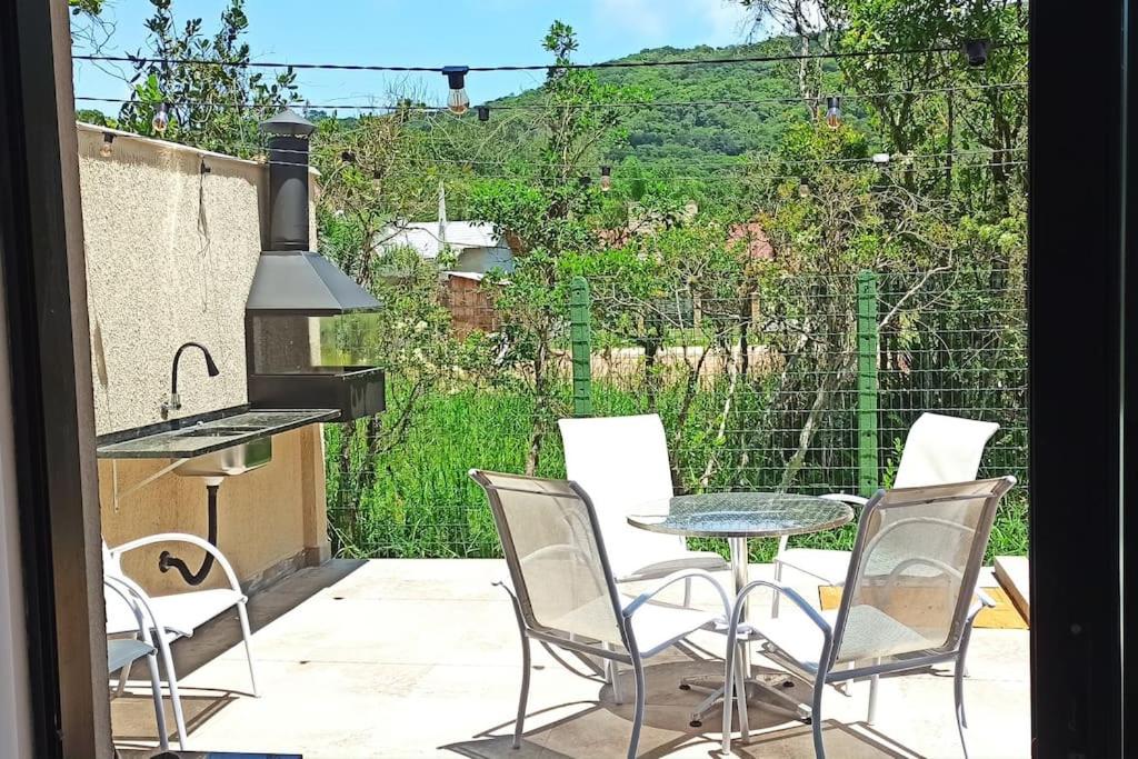 Casa completa em praia própria para banho Mariscal