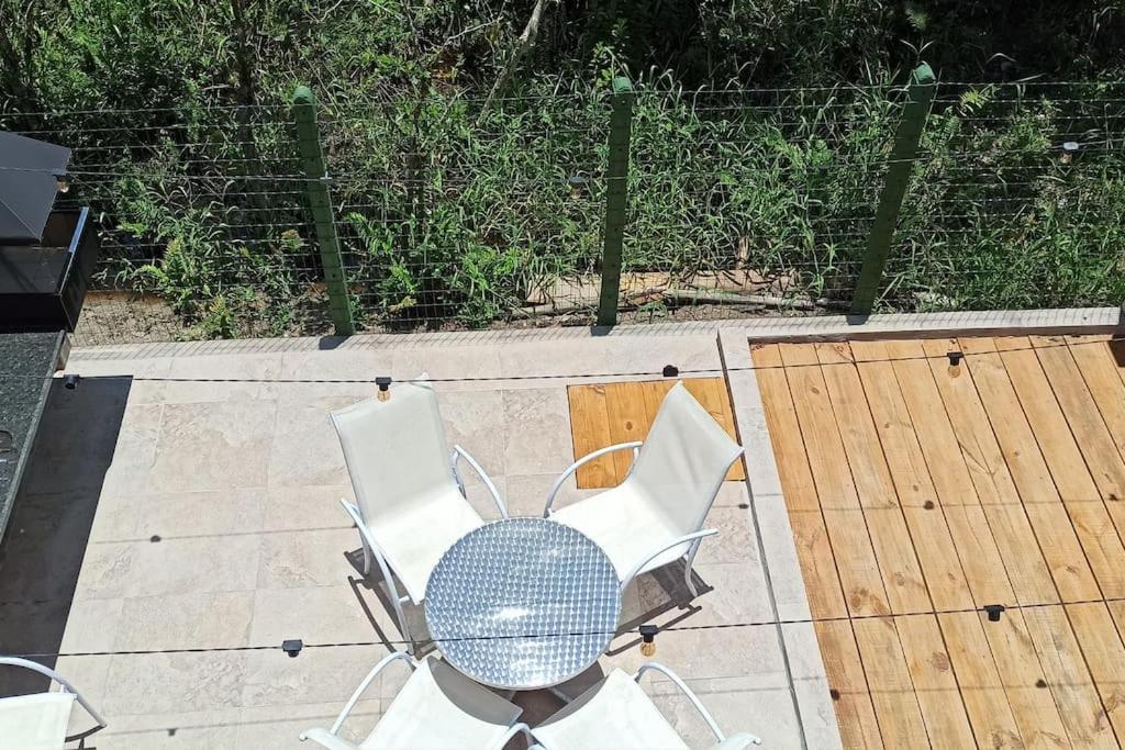 Casa completa em praia própria para banho Mariscal
