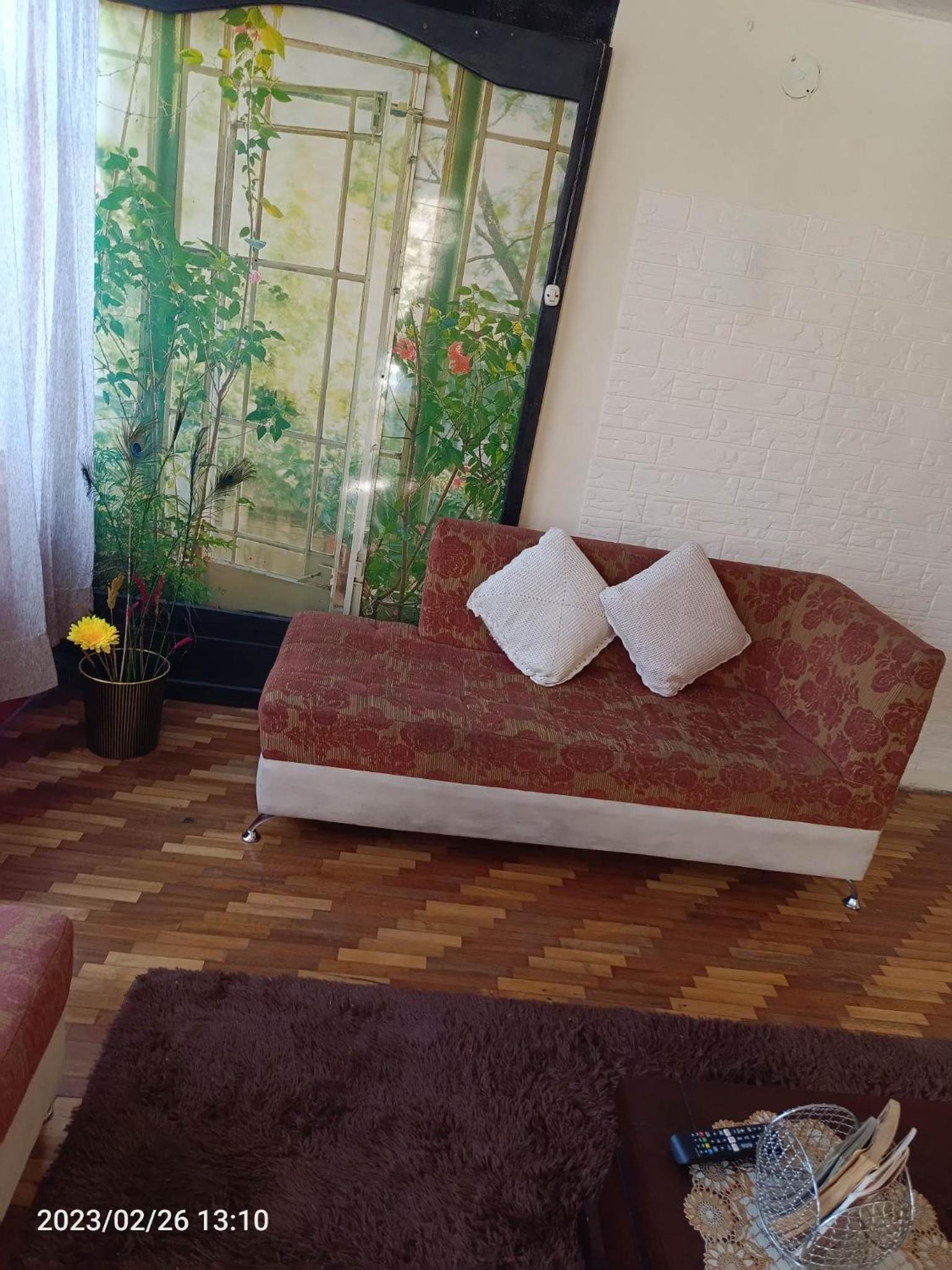 Minidepartamento central en Ambato, para 1 a 8 personas en 3 Camas y un colchon