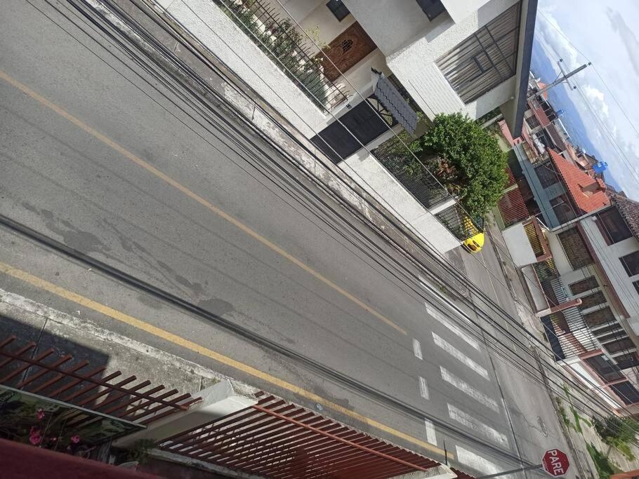 Minidepartamento central en Ambato, para 1 a 8 personas en 3 Camas y un colchon
