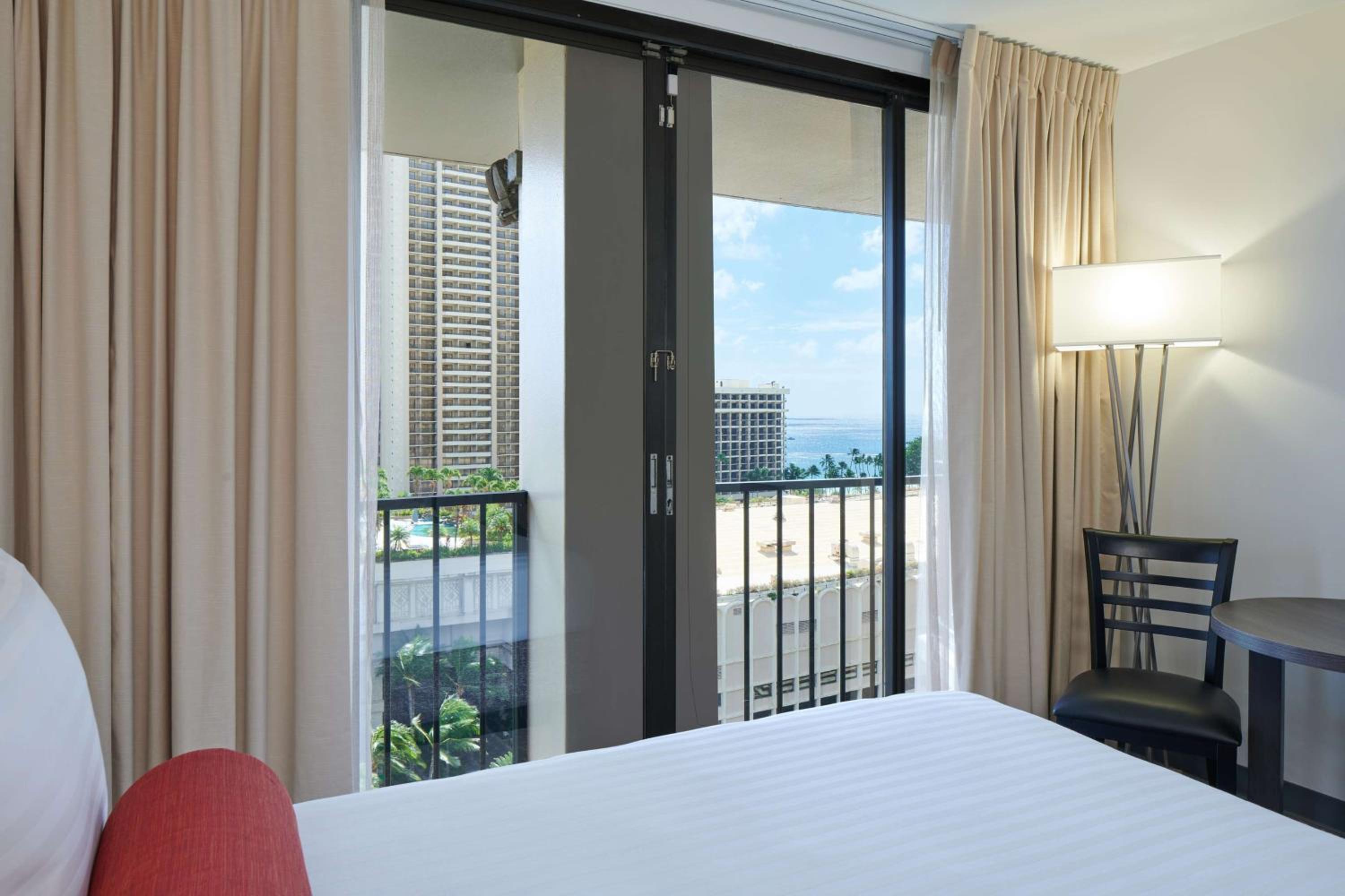 Aqua Palms Waikiki