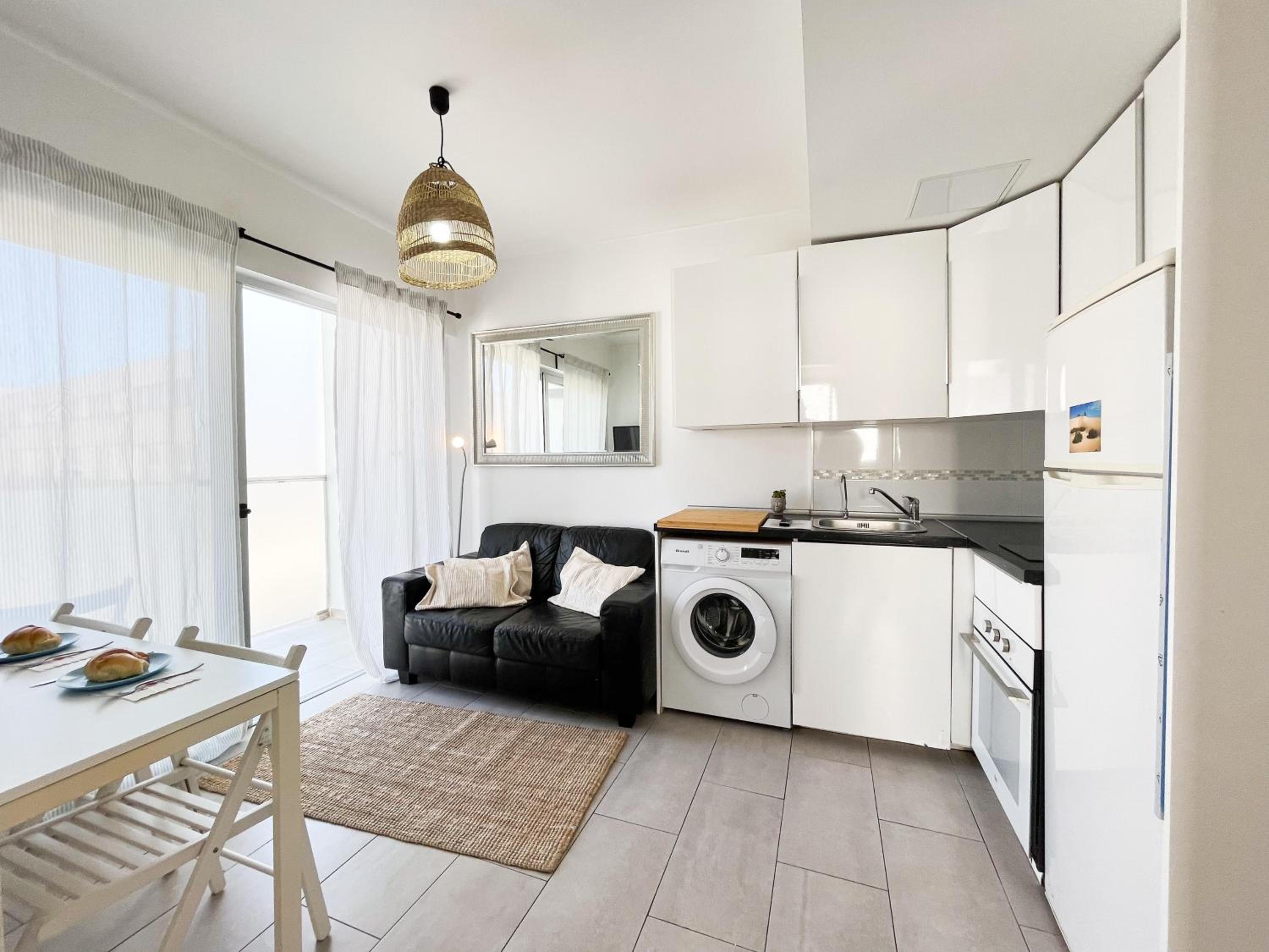Casa Sol Bristol Sunset Beach