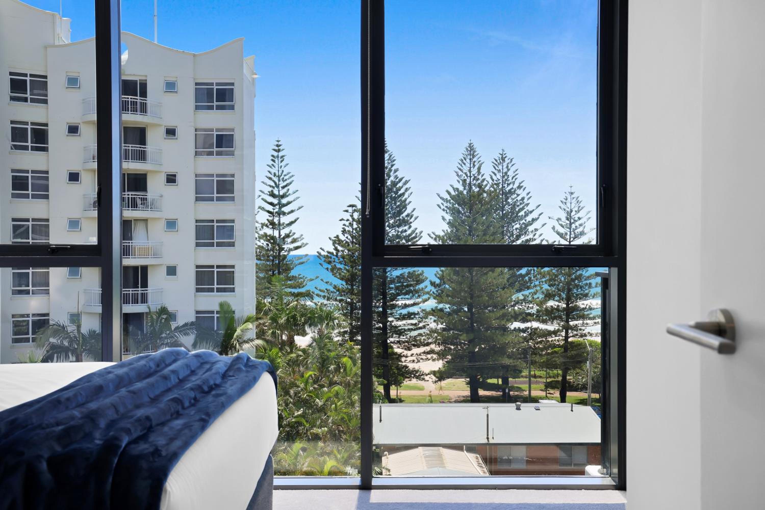 Sandbar Private Apartments - Hosted by Burleigh Letting Company