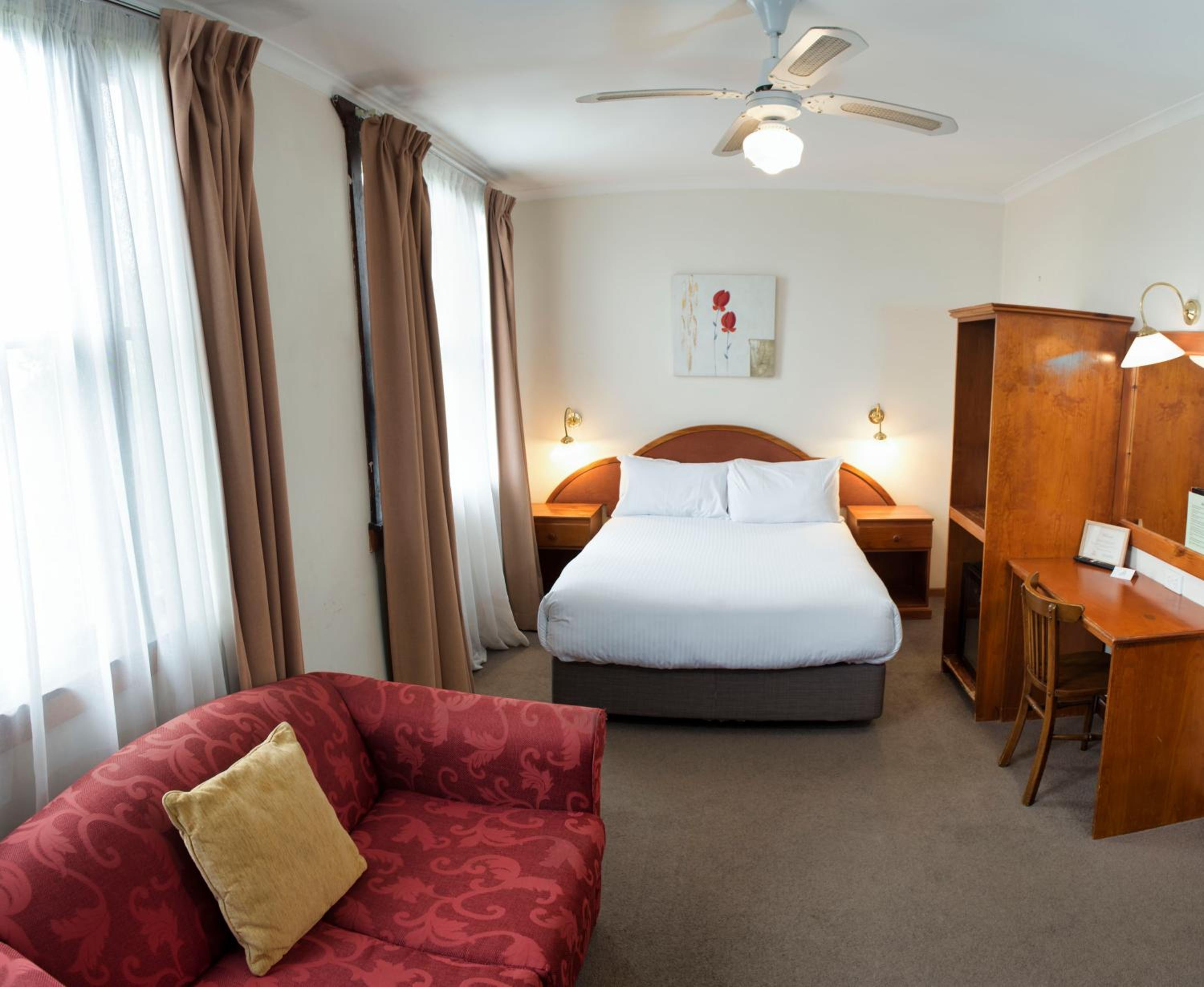 Katoomba Vacations - The Metropole Guest House Katoomba - Property Image 2