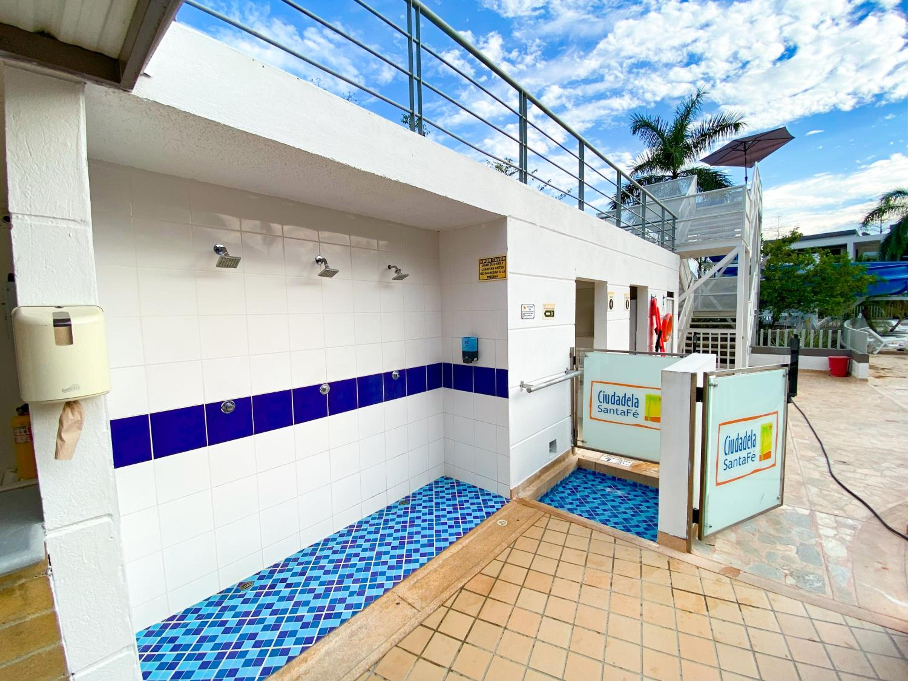 Apto Santa Fe muy cerca Parque Principal - Piscina
