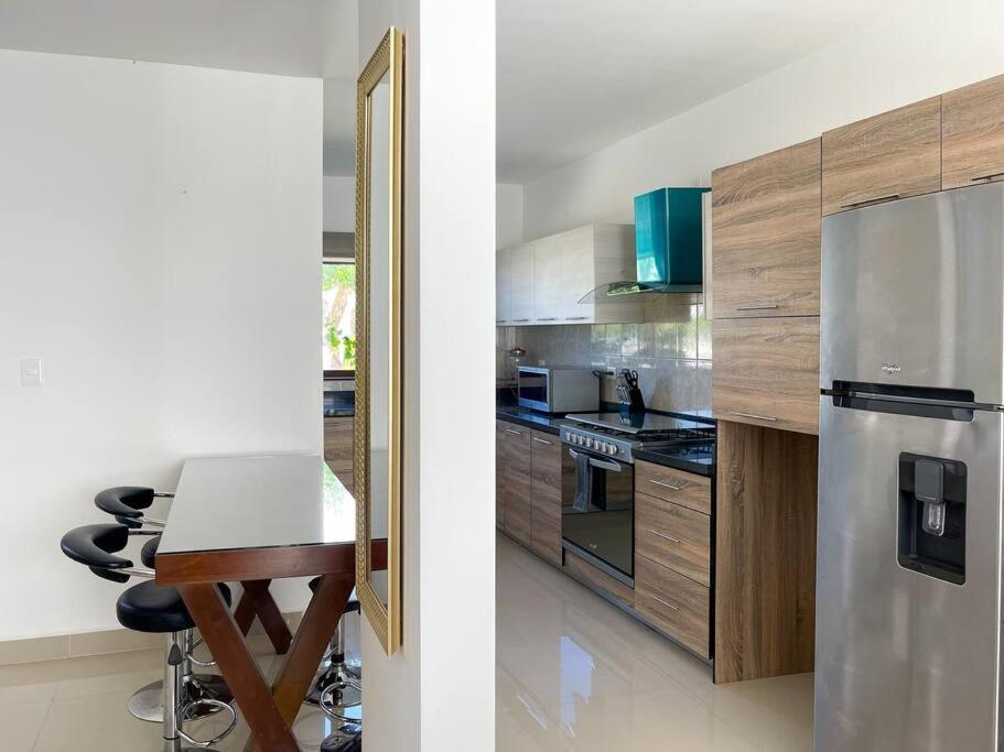 Prime Location House at Cerritos GREAT PRICE view 3