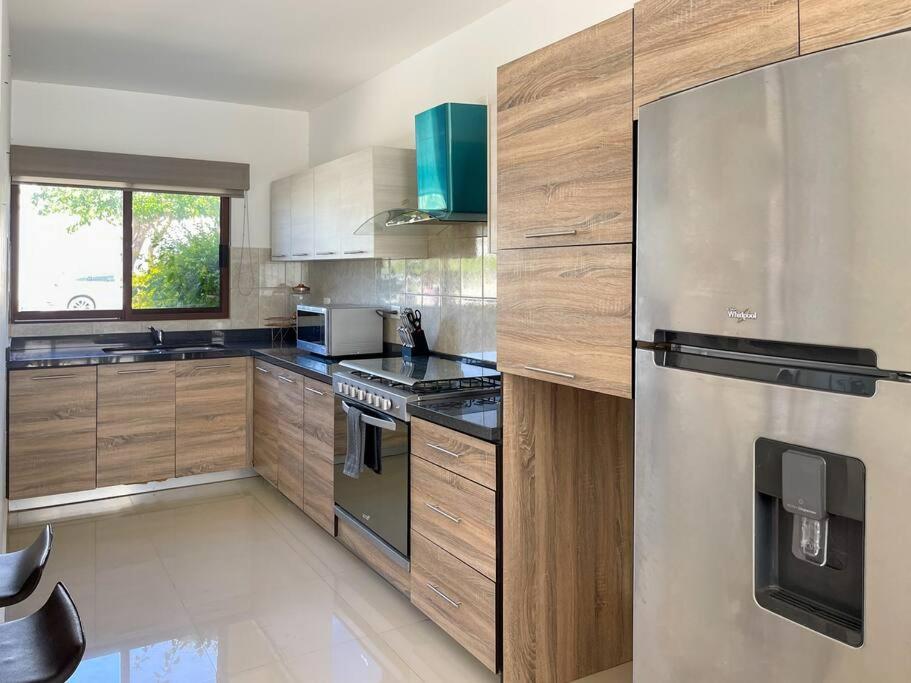 Prime Location House at Cerritos GREAT PRICE view 5