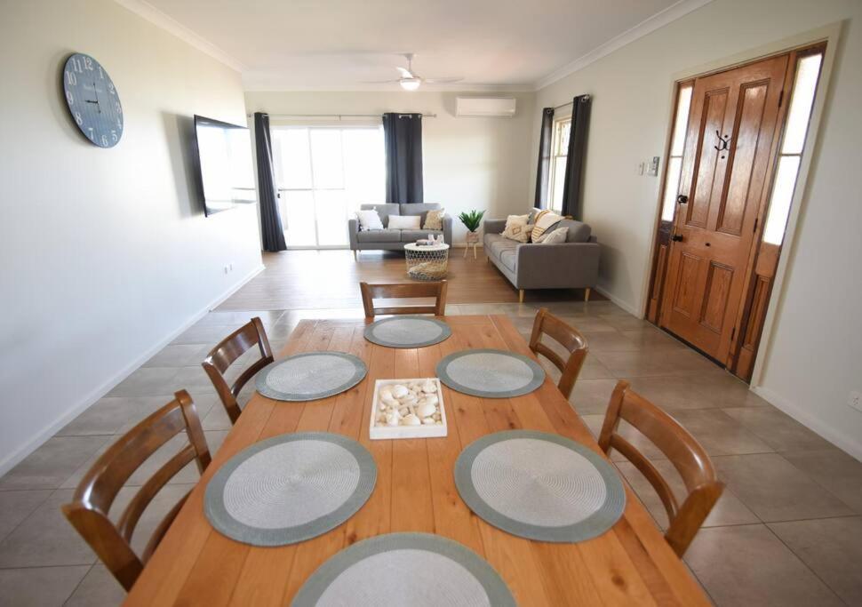 Poseidon's Oasis - Entire Home - Moonta Bay