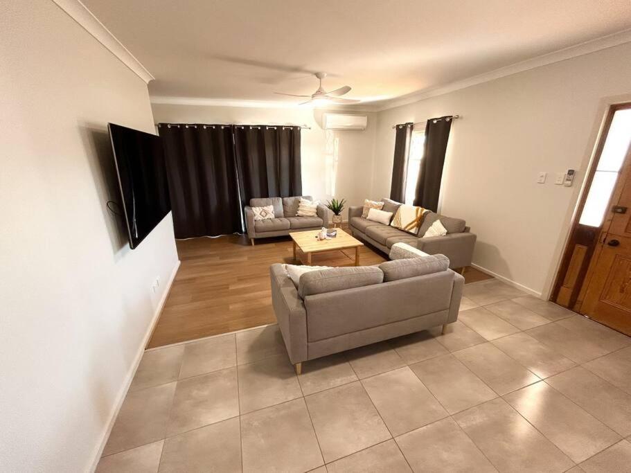 Poseidon's Oasis - Entire Home - Moonta Bay