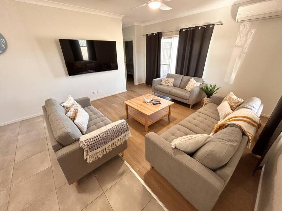 Poseidon's Oasis - Entire Home - Moonta Bay