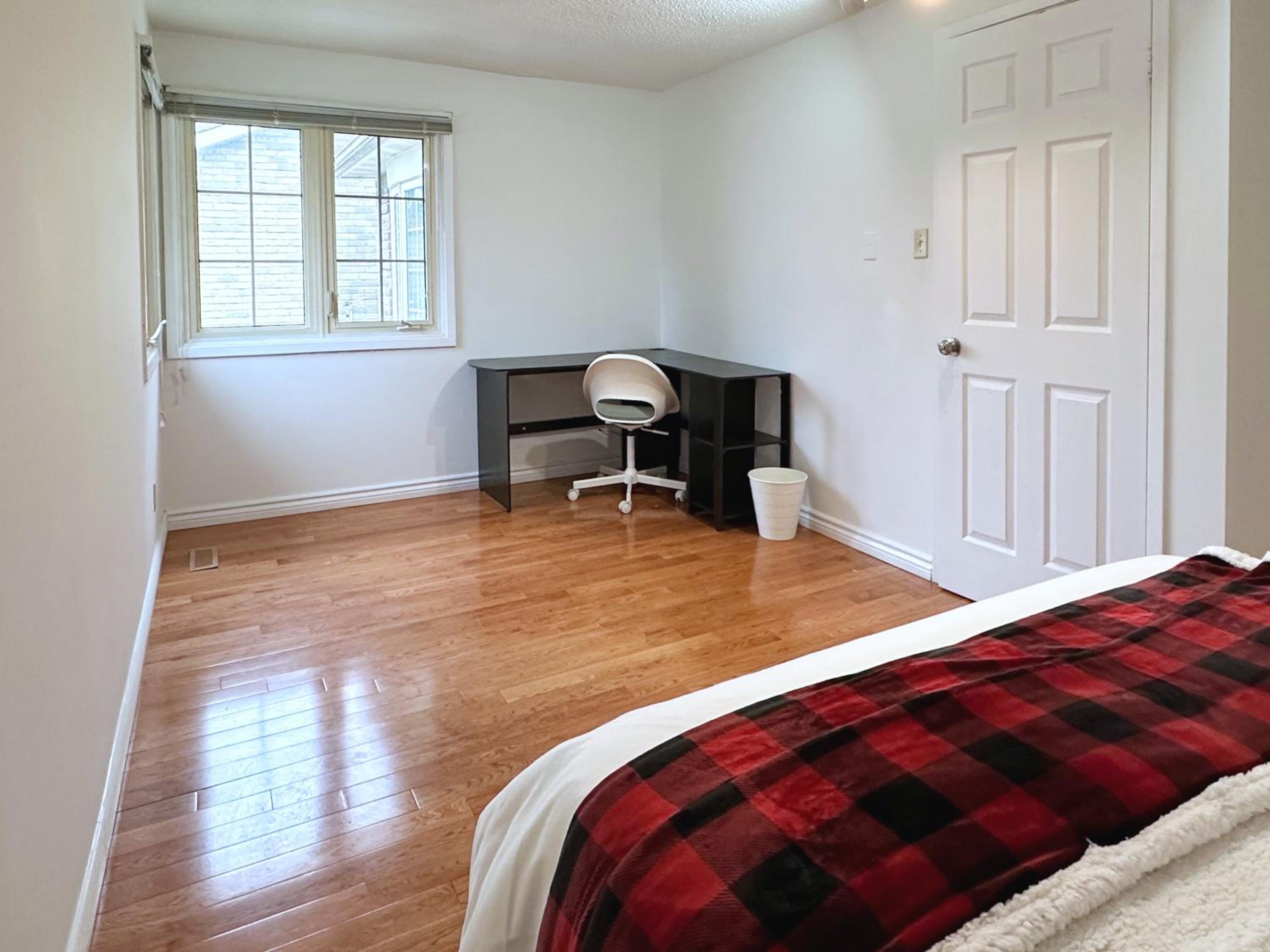Elegant Spacious 4BR House in Upscale Neighborhood