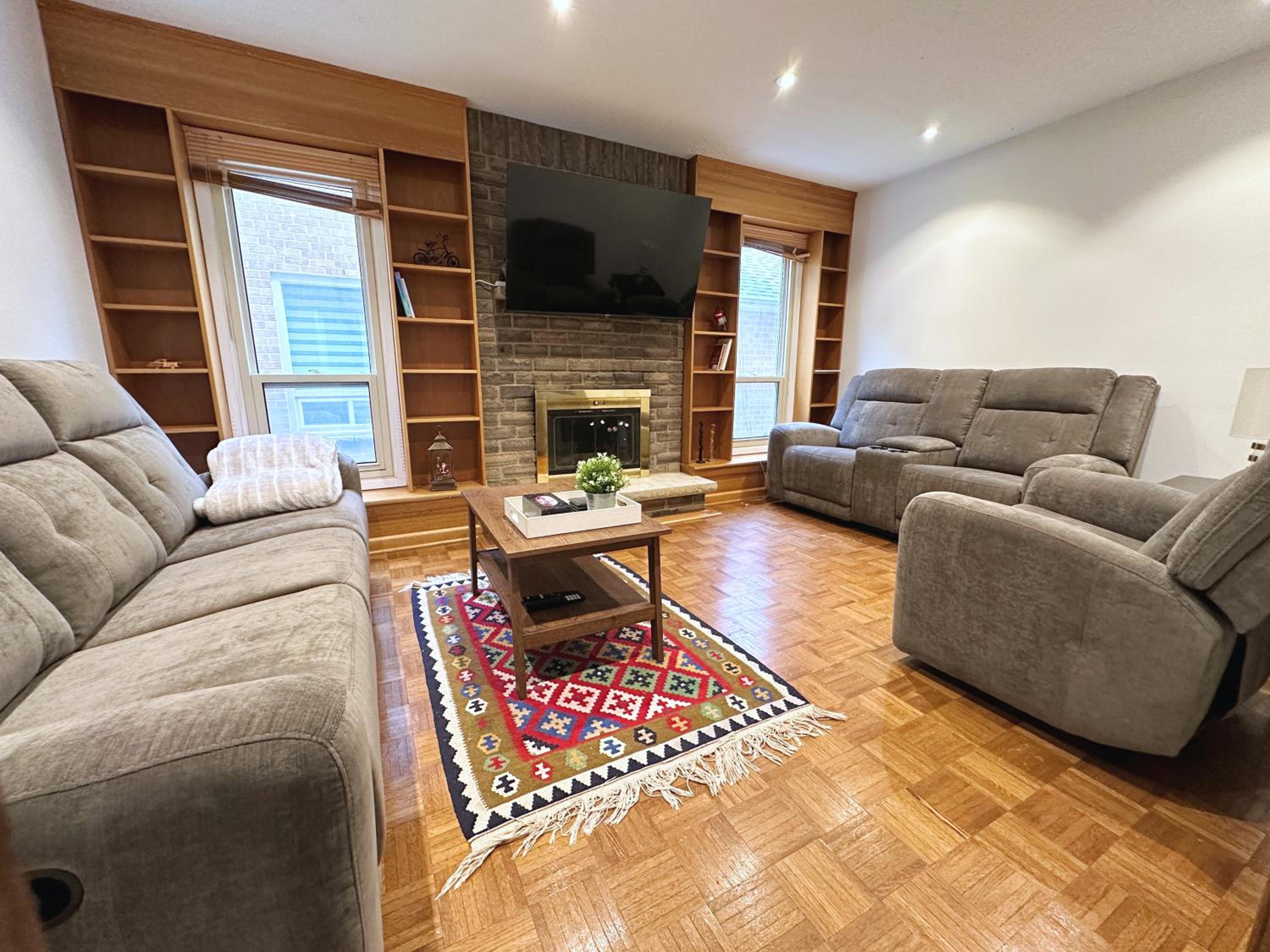 Elegant Spacious 4BR House in Upscale Neighborhood