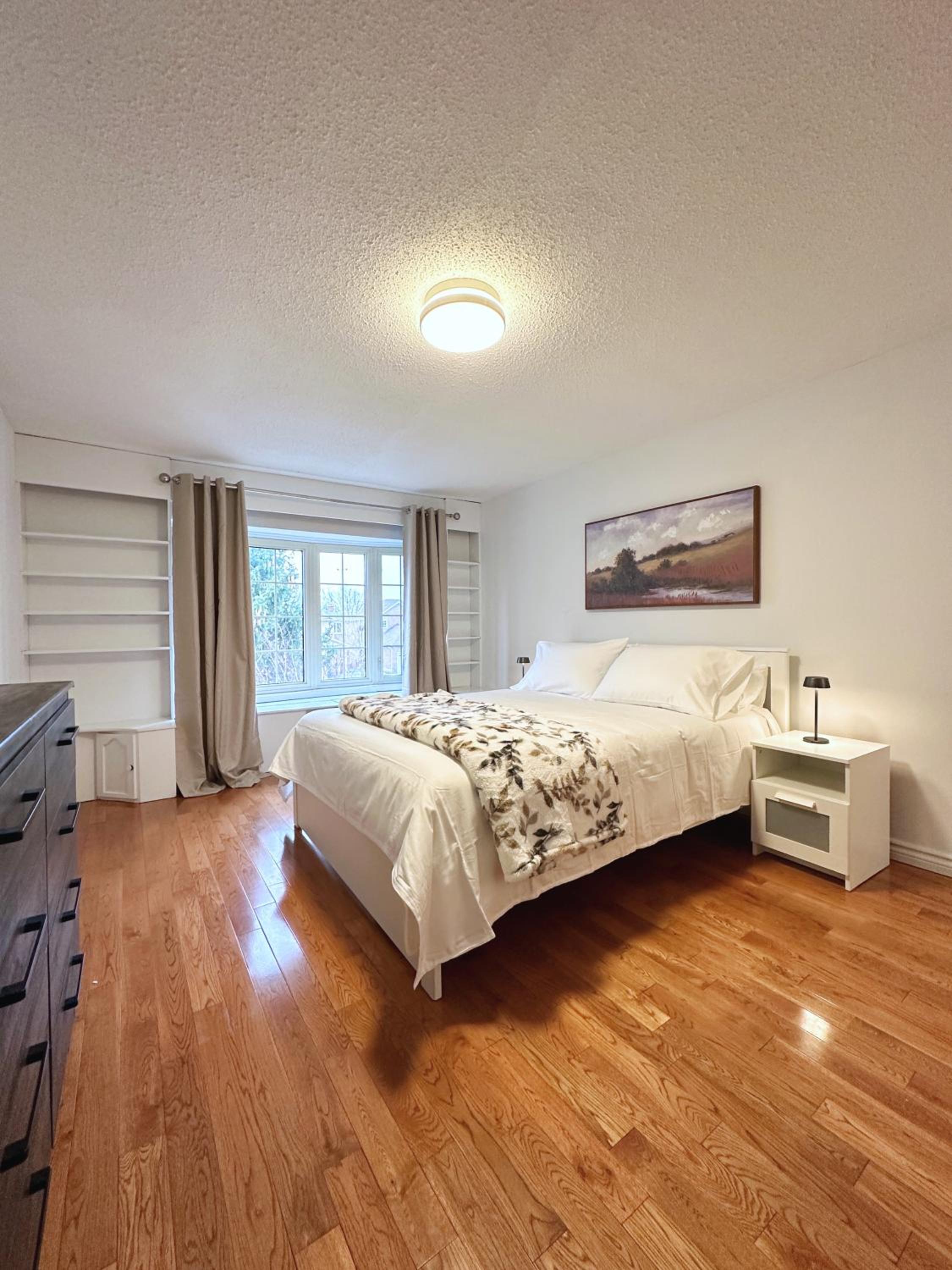 Elegant Spacious 4BR House in Upscale Neighborhood