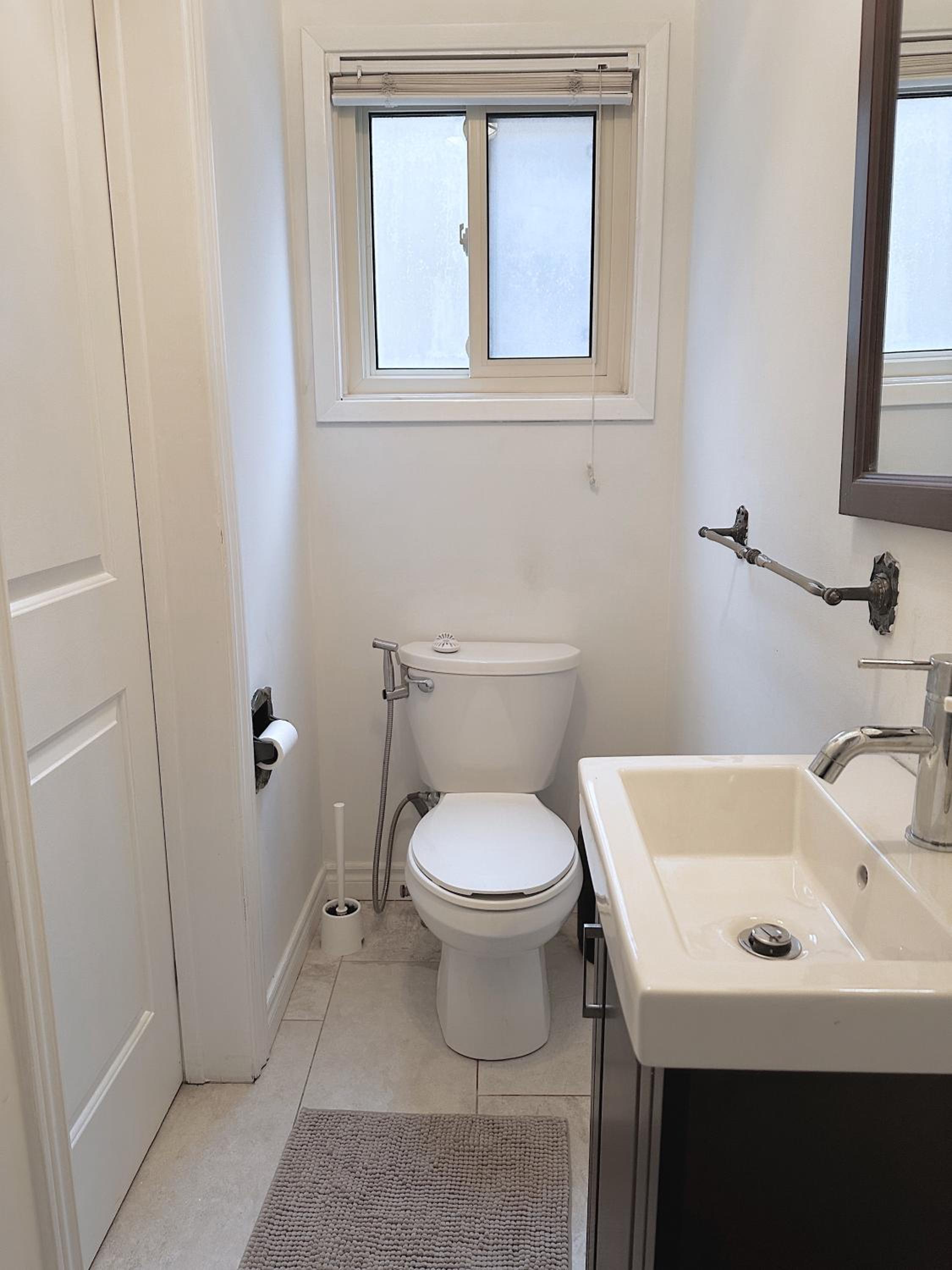 Elegant Spacious 4BR House in Upscale Neighborhood