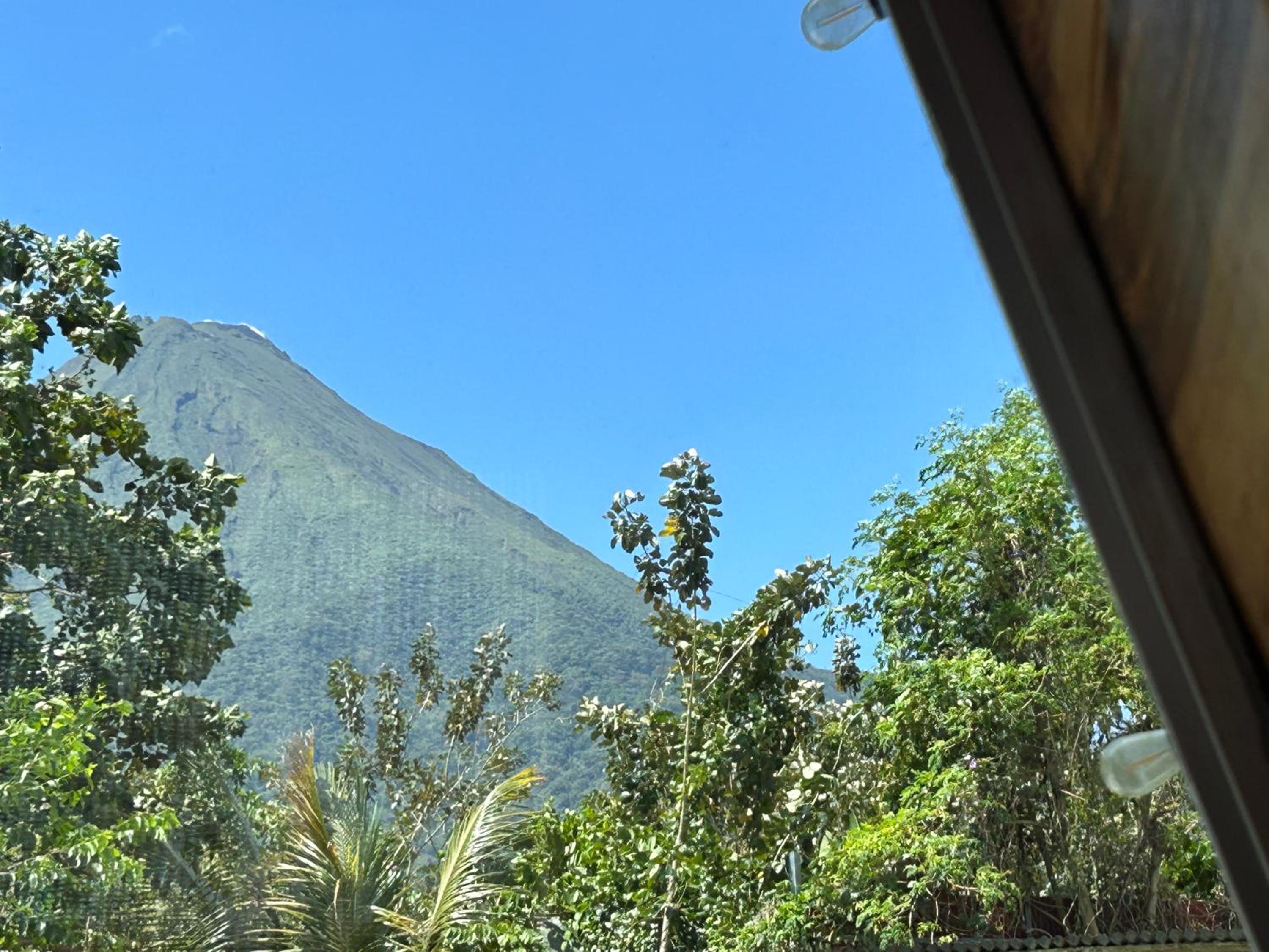 Iki Volcán Arenal with jacuzzy