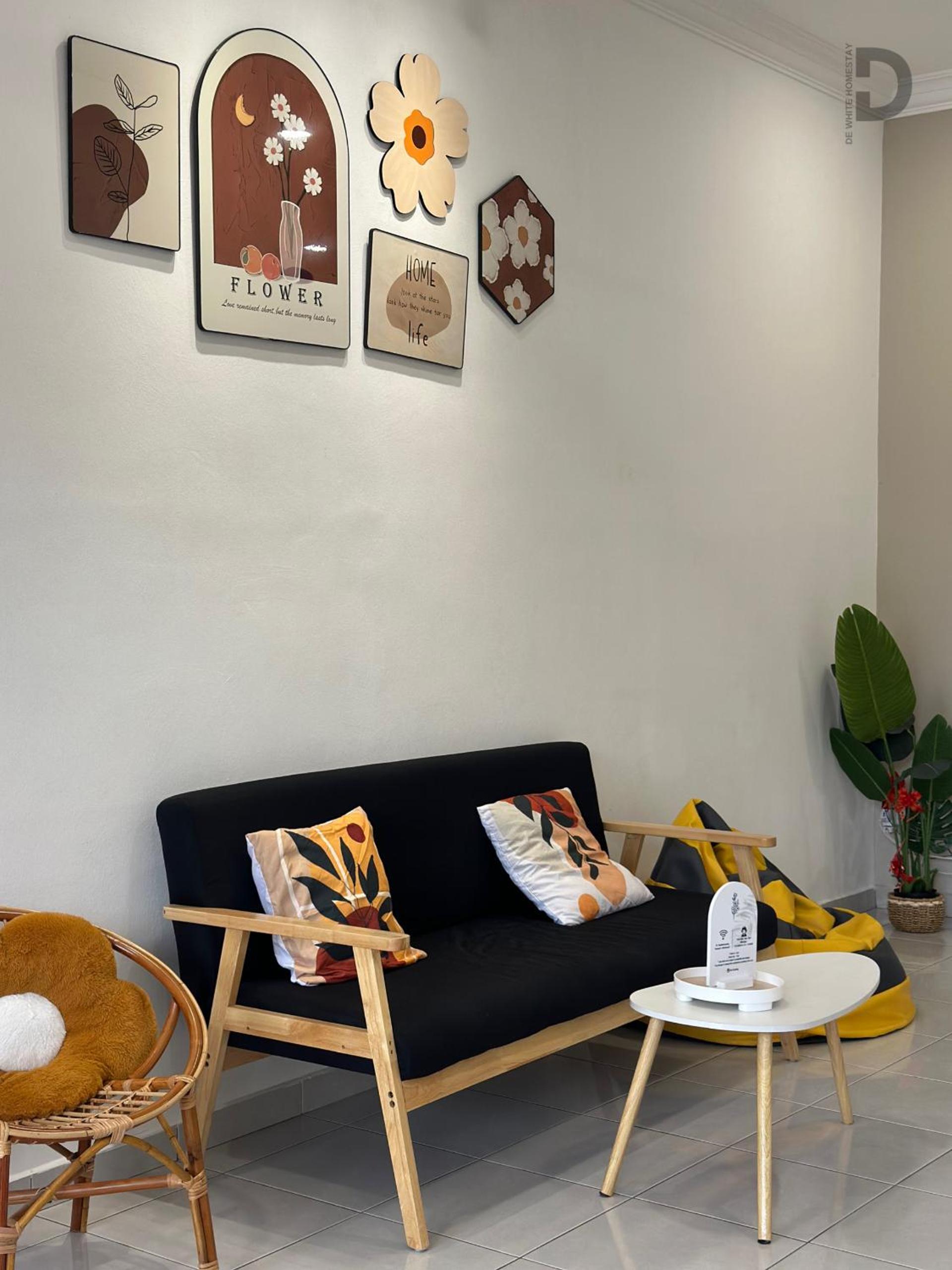 DE WHITE HOMESTAY . PORT DICKSON photo 3
